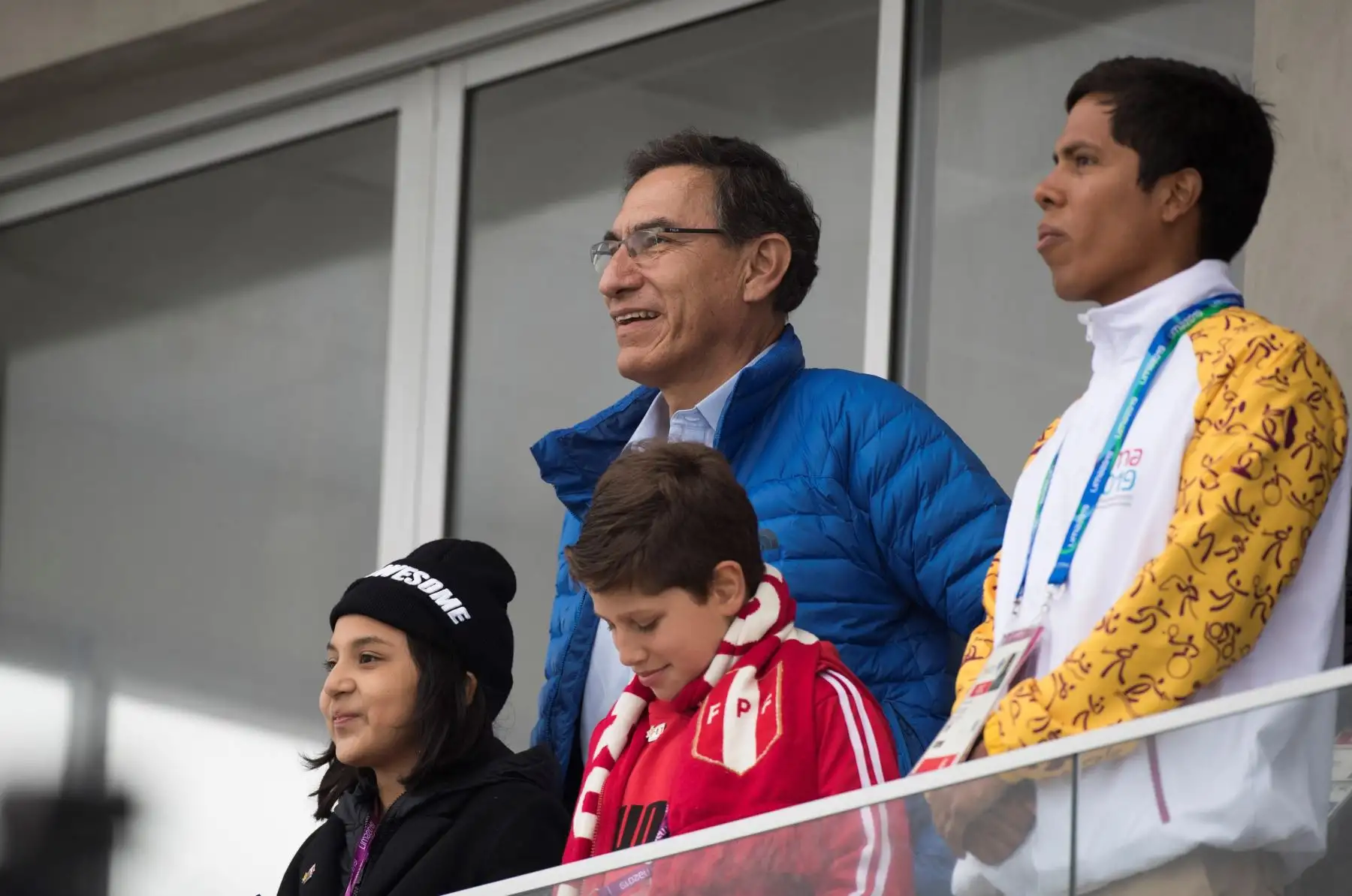 El presidente peruano Martín Vizcarra  asiste a las finales de surf en los Juegos Panamericanos Lima 2019.
Foto: EFE