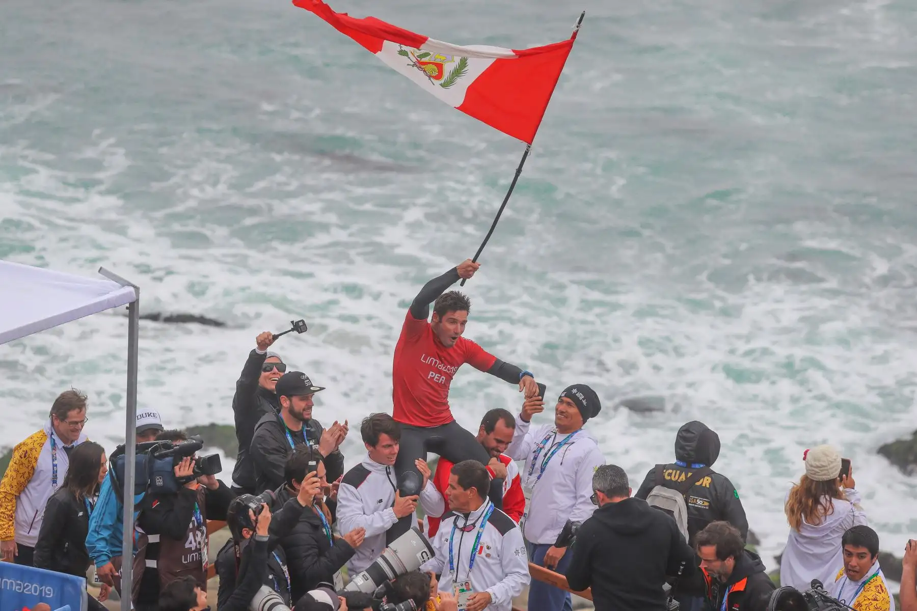 Presidente Martín Vizcarra participó en la ceremonia de premiación a los medallistas peruanos en la disciplina de surf.Foto: ANDINA/Prensa Presidencia