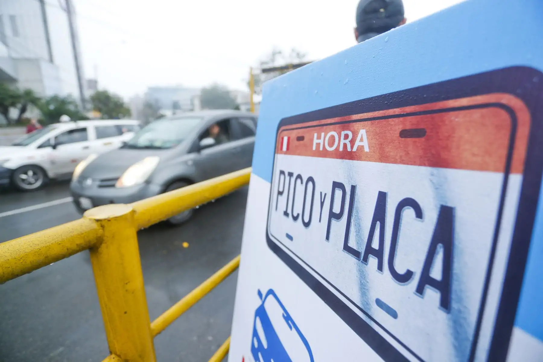 Inicio de la segunda etapa "Hora pico y placa". Foto: ANDINA/Josue Ramos