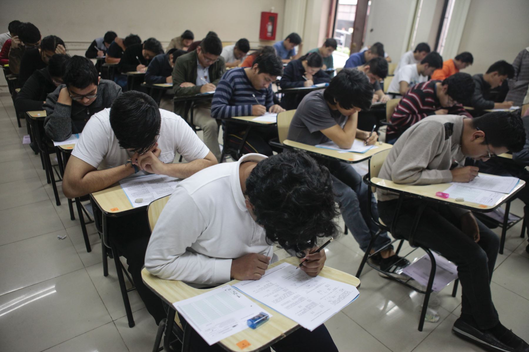 La UNI desarrolló esta mañana el examen de Aptitud Académica y Humanidades, el primero de los tres que los postulantes rendirán esta semana. Foto: ANDINA/archivo