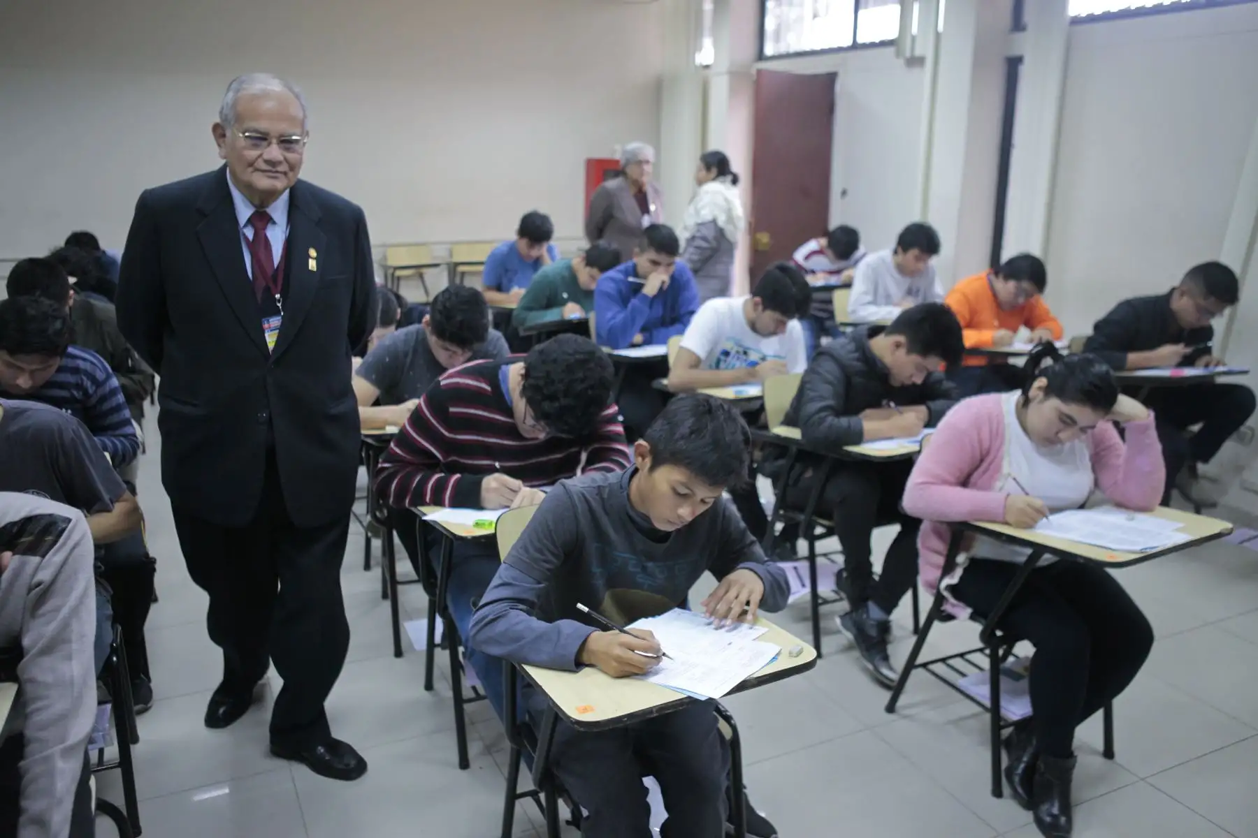 Examen de admisión a la Universidad de Ingeniería (UNI). Jorge Alva, rector del centro de estudios.
Foto: ANDINA/Miguel Mejía Castro