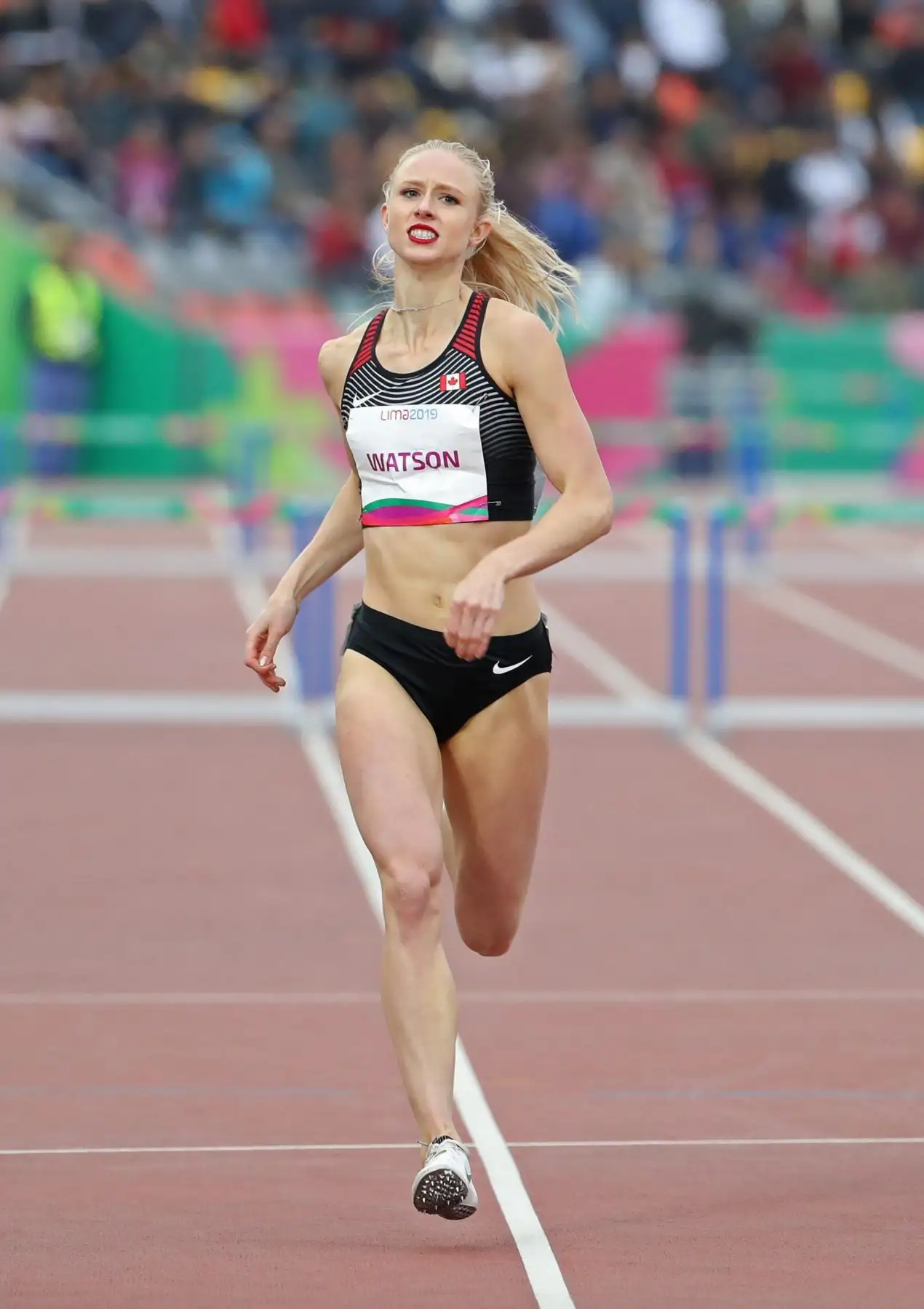 Sage Watson de Canadá compite en semifinales de la prueba 400 m vallas femenino de atletismo en los Juegos Panamericanos Lima 2019.
Foto: EFE