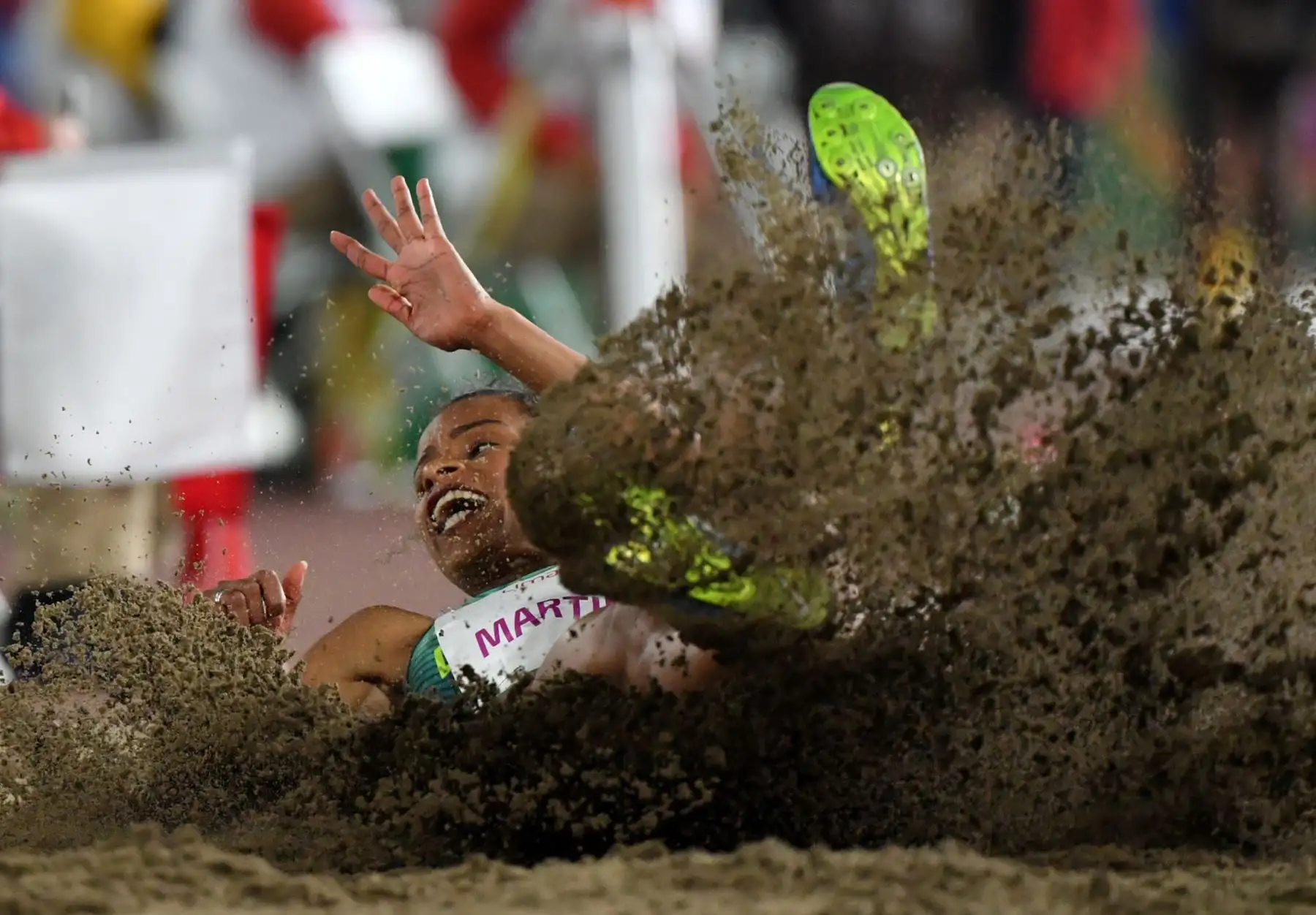 La brasileña Eliane Martins compite en la final de salto de longitud femenino de atletismo en los Juegos Panamericanos de Lima 2019.
Foto:AFP