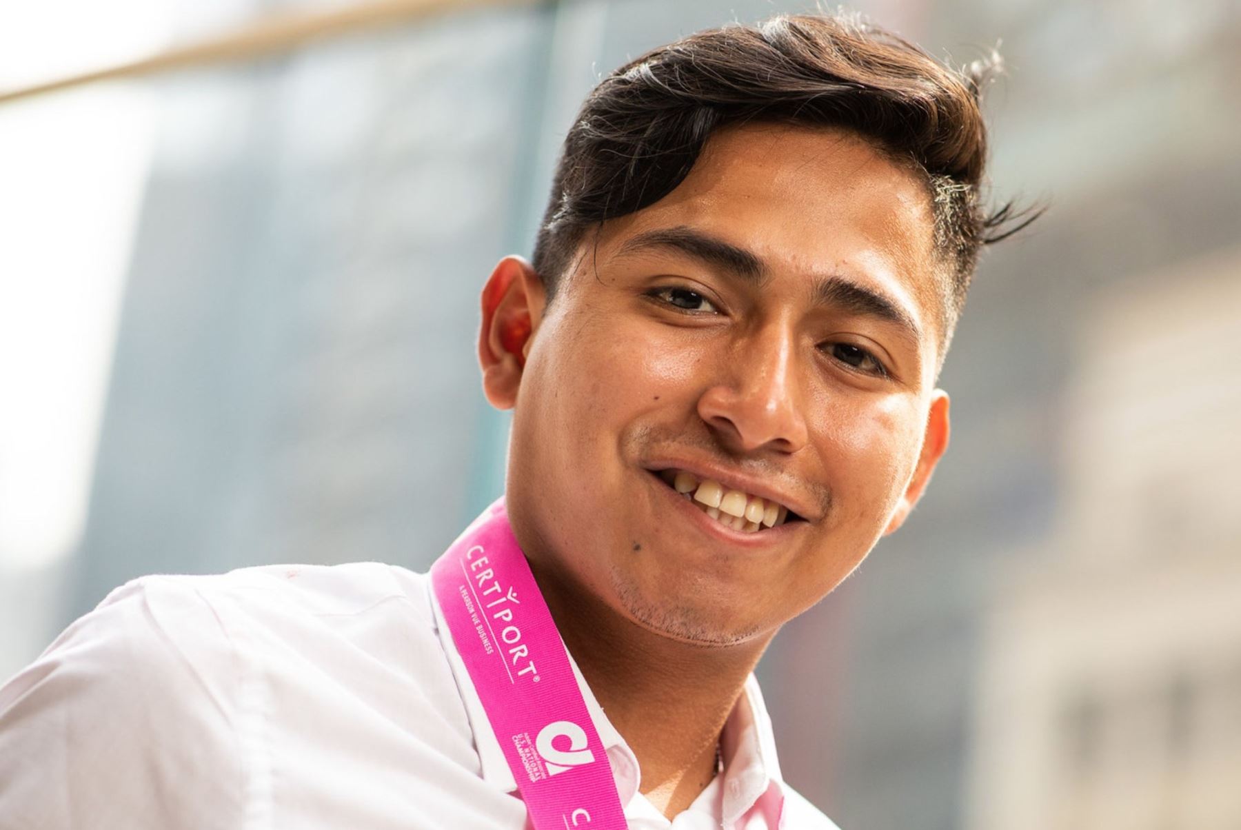 Frank Romero es el estudiante peruano que ganÃ³ la medalla de plata en campeonato mundial de diseÃ±o grÃ¡fico. Foto: ANDINA/DifusiÃ³n.