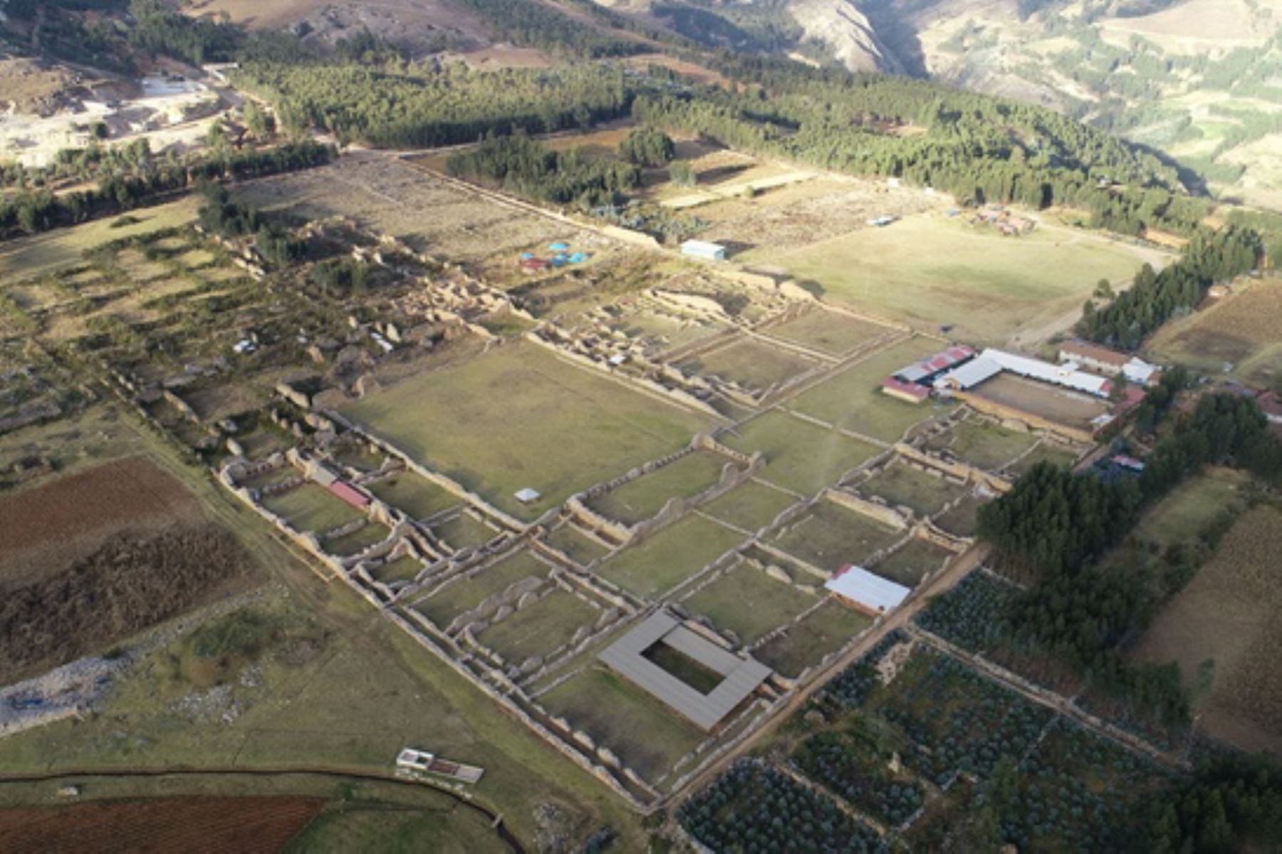 El sitio arqueológico Wiraqochapampa está ubicado en la provincia de Sánchez Carrión, región La Libertad.