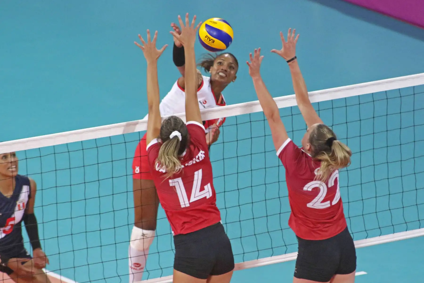 Perú gana a Canadá en el Voleibol femenino en el Polideportivo del Callao. Foto: ANDINA/Lima 2019