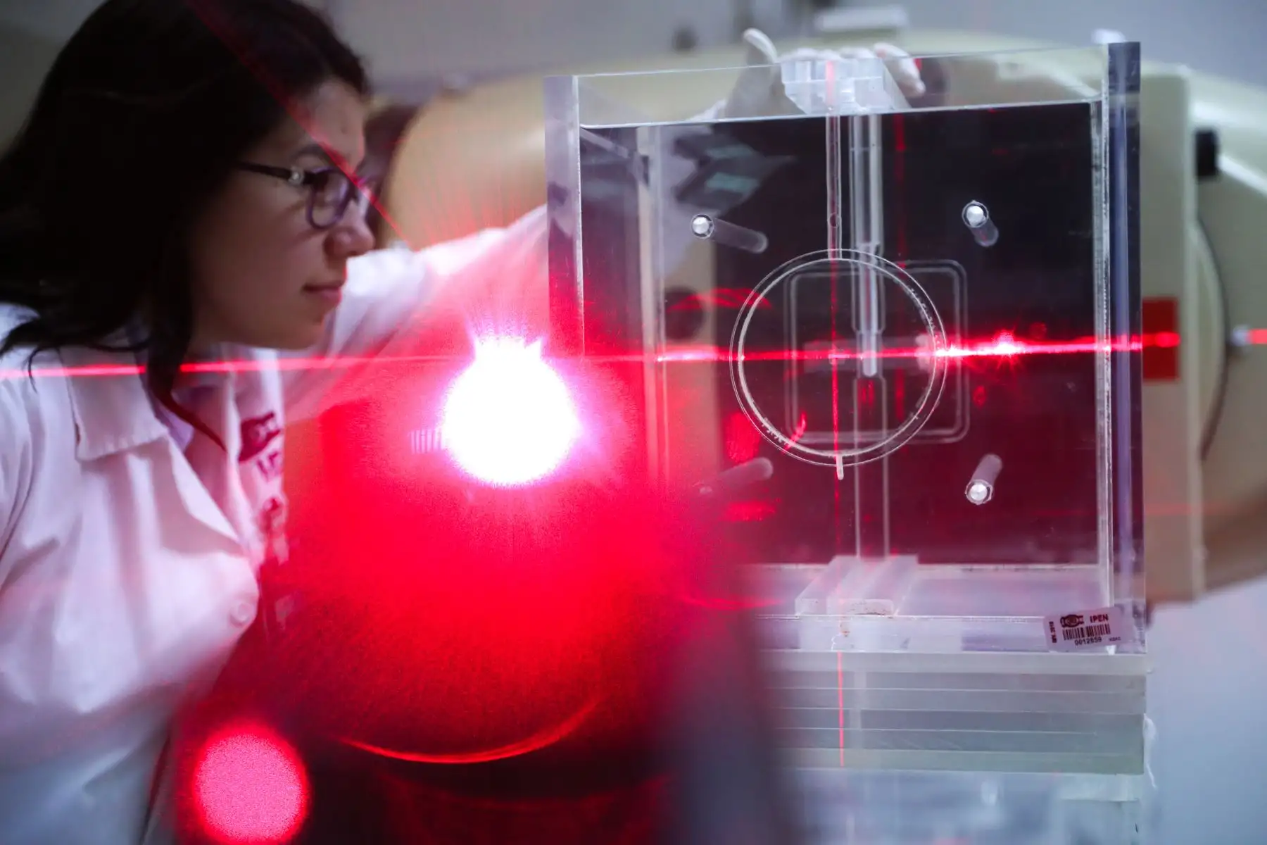 Entre las funciones más importantes del Reactor Nuclear RP-10, está la producción de radioisótopos -que se emplean para diagnosticar y tratar el cáncer. Foto: ANDINA/MINEM Oscar Farje