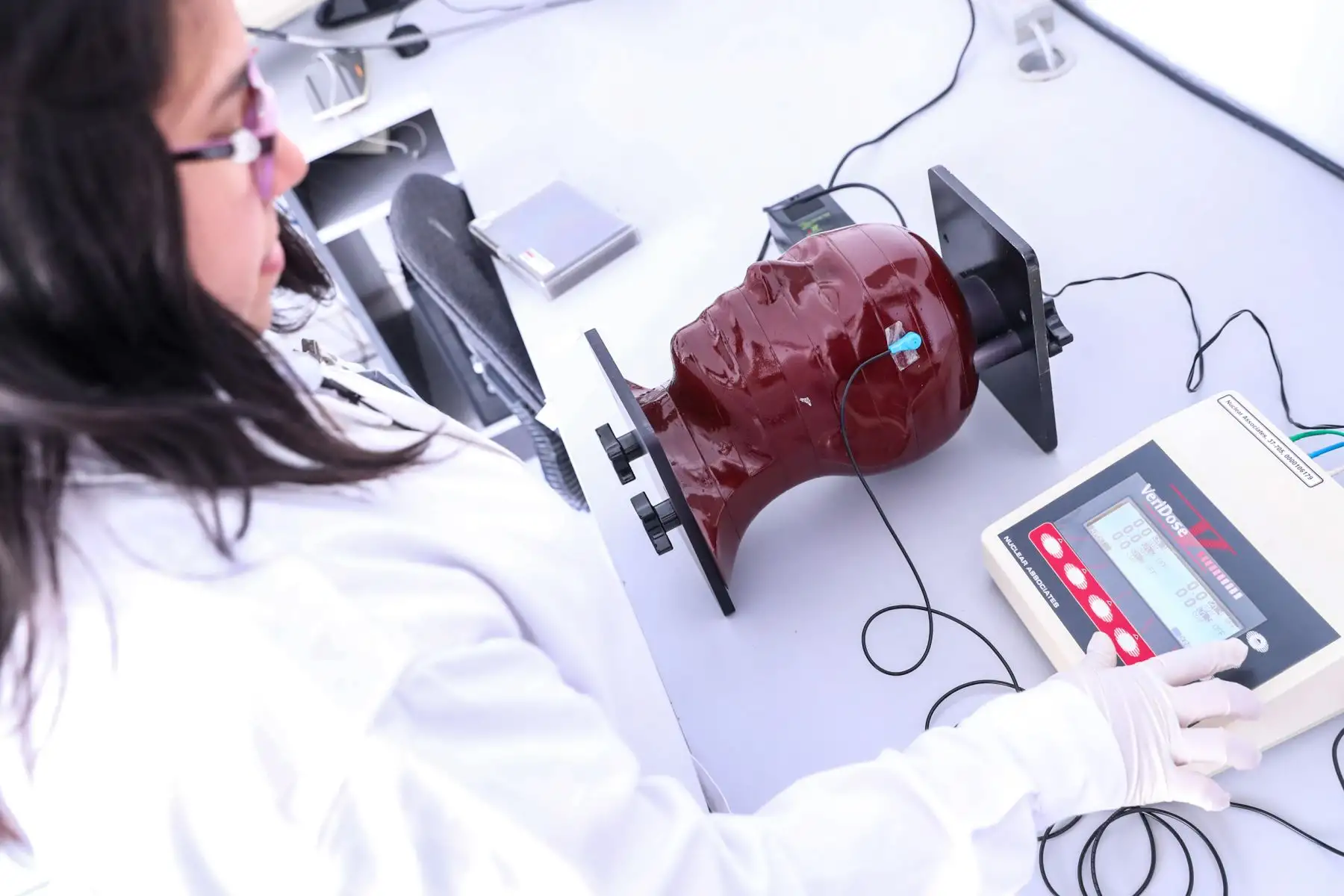Realiza estudios de irradiación de tejidos para trasplantes de piel.  Foto: ANDINA/MINEM Oscar Farje