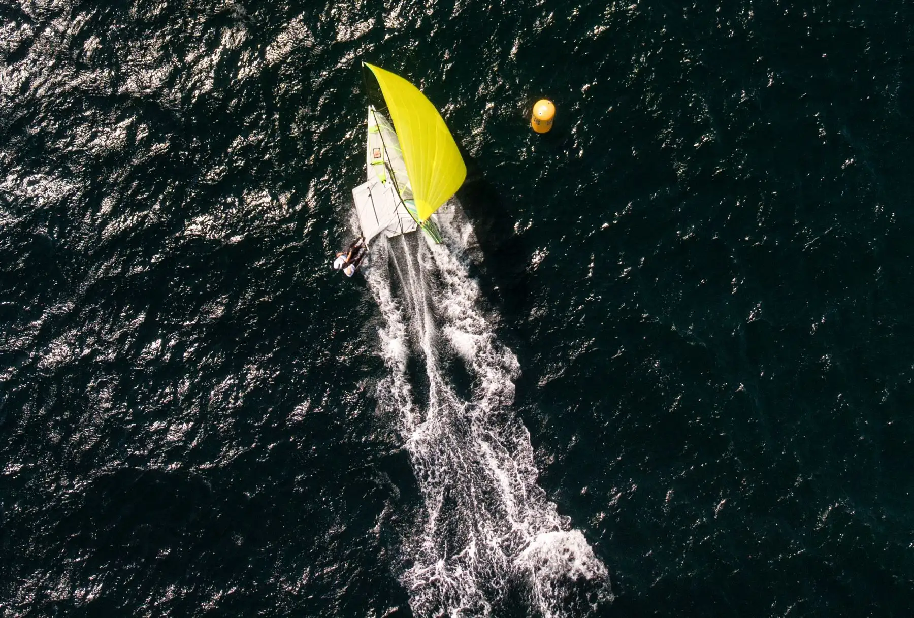 Bahía de Paracas, Vista aérea de Yager y Klaus Langer de Argentina Participando en la Serie de Apertura de Skiff Masculino Carrera 11 Clasificaciones de vela en los Juegos Panamericanos de Lima 2019 .Foto: Lima 2019