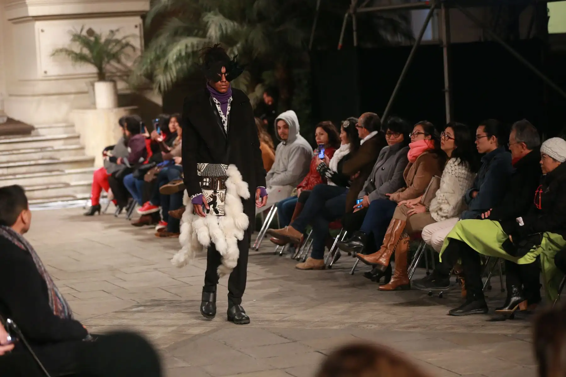 Desfile de indumentaria inspirada en la cultura peruana con los ganadores de uno de los proyectos culturales que convocó Culturaymi. Foto.ANDINA/ Jhony Laurente