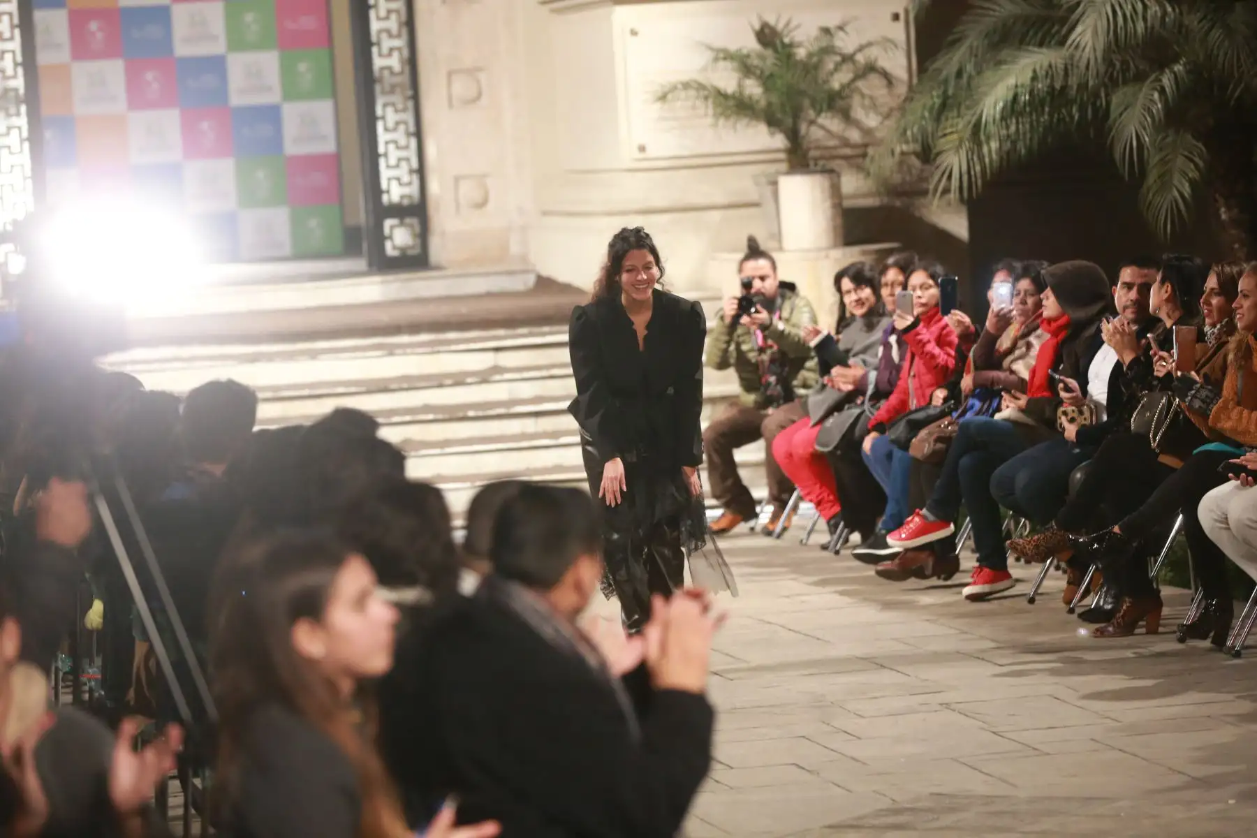 Desfile de indumentaria inspirada en la cultura peruana con los ganadores de uno de los proyectos culturales que convocó Culturaymi. Foto.ANDINA/ Jhony Laurente