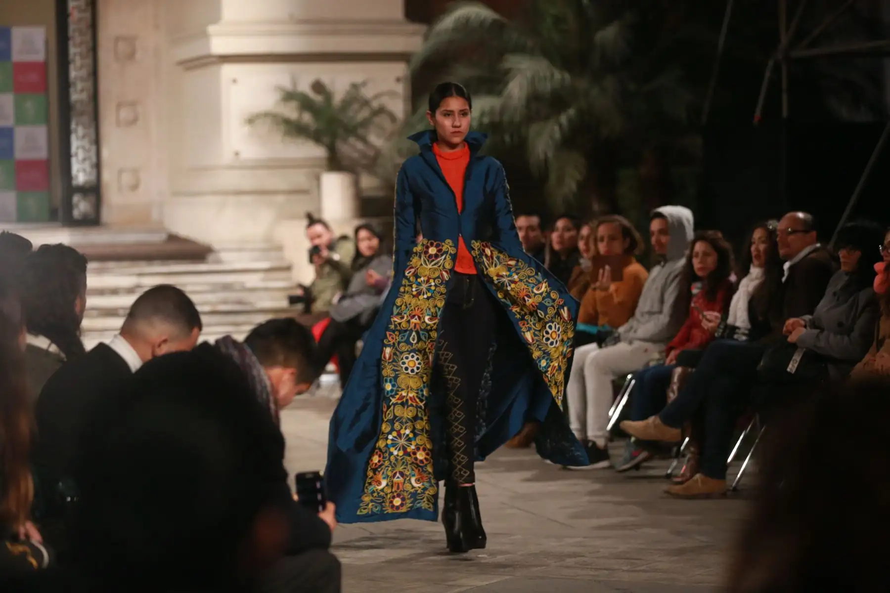 Desfile de indumentaria inspirada en la cultura peruana con los ganadores de uno de los proyectos culturales que convocó Culturaymi. Foto.ANDINA/ Jhony Laurente