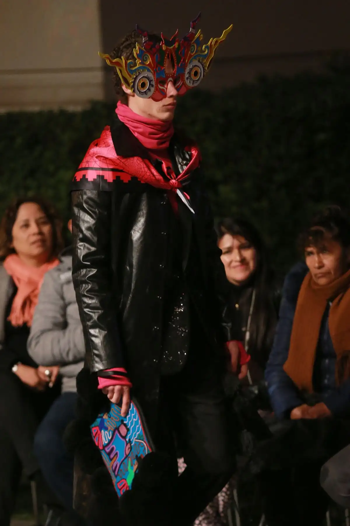 Desfile de indumentaria inspirada en la cultura peruana con los ganadores de uno de los proyectos culturales que convocó Culturaymi. Foto.ANDINA/ Jhony Laurente