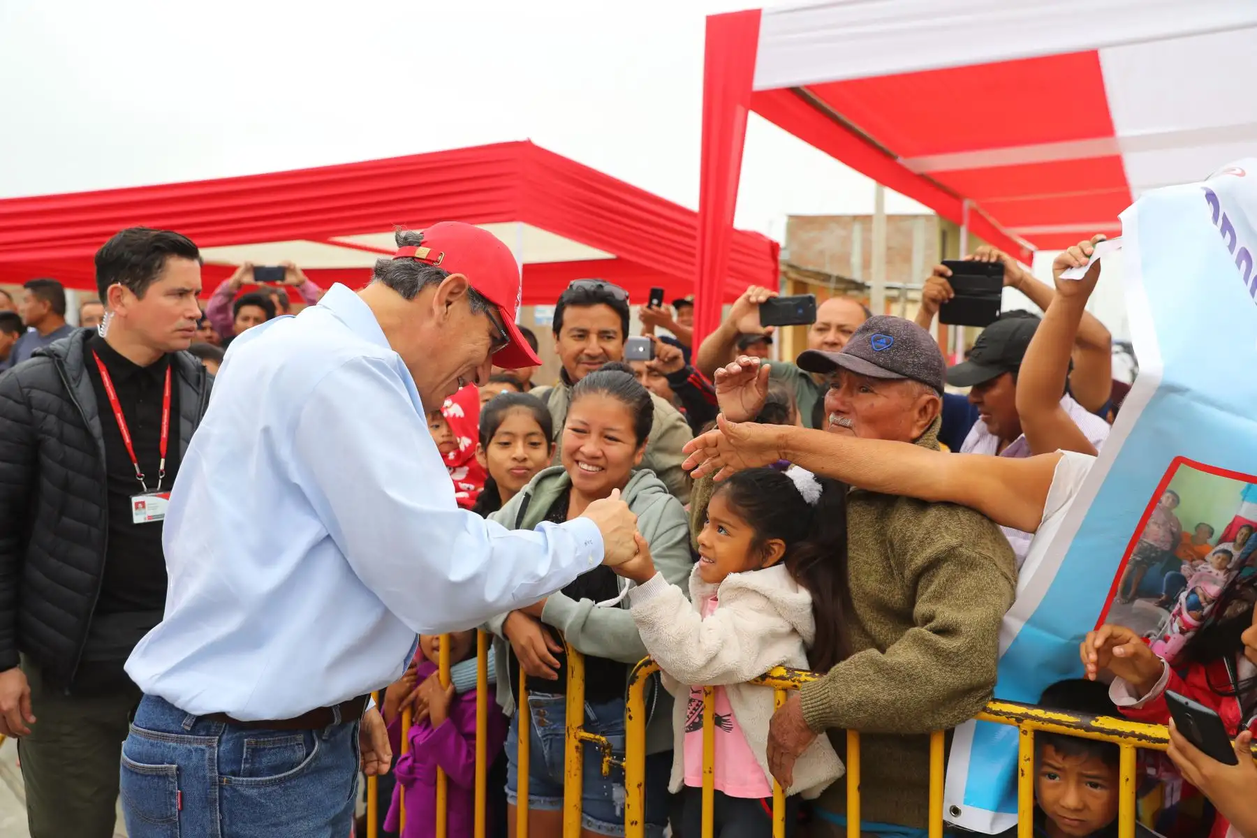 Presidente Vizcarra en distrito de La Matanza en Piura, entrega pistas tras la reconstrucción con cambios. Foto: ANDINA/Prensa Presidencia