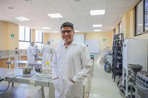 Conoce a Eliezer Callata, el talento de Beca Permanencia que quiere acabar con la desnutrición crónica infantil en Puno. ANDINA/Difusión