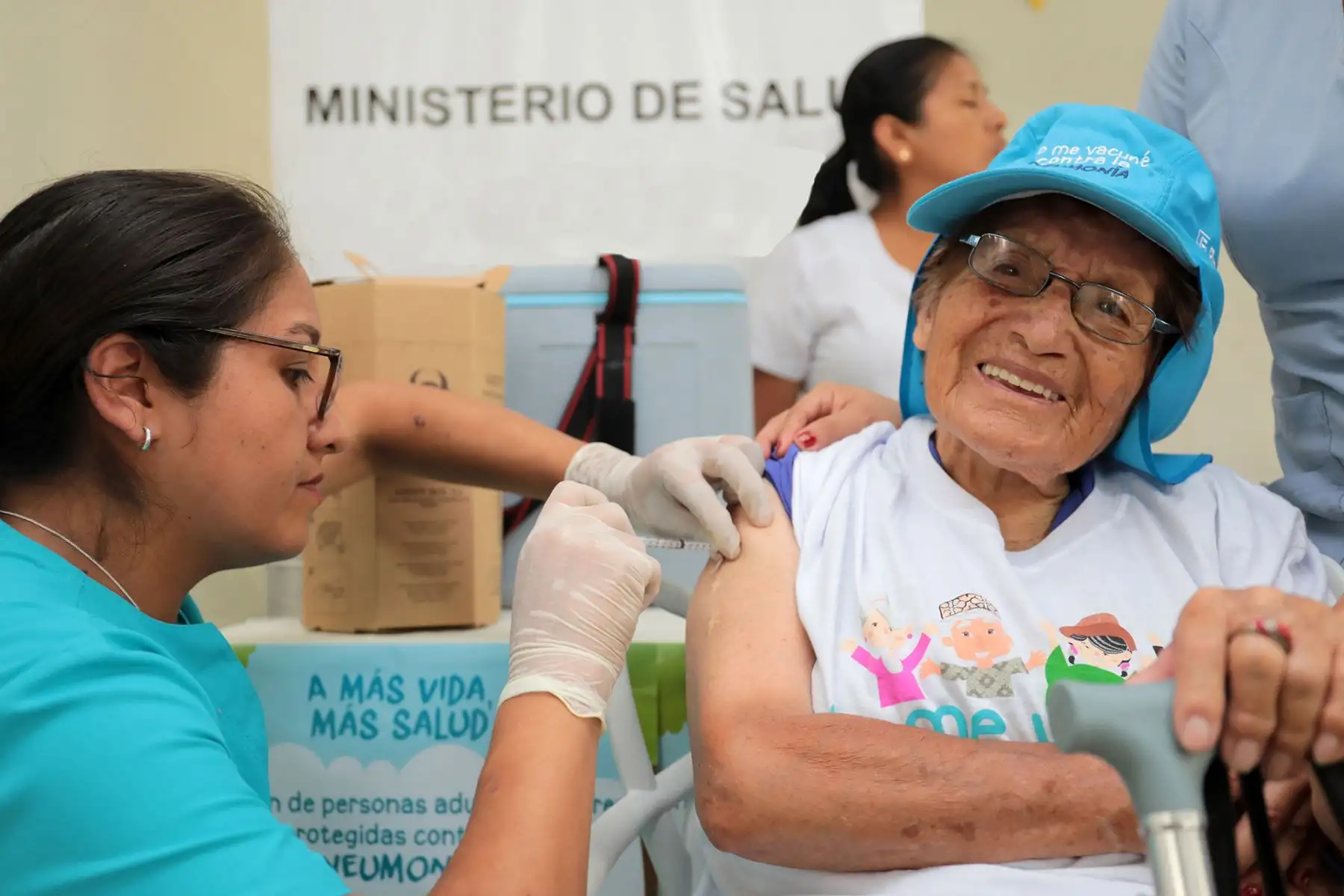 Este domingo 11 de agosto vacunarán contra la influenza a los usuarios del programa Pensión 65.