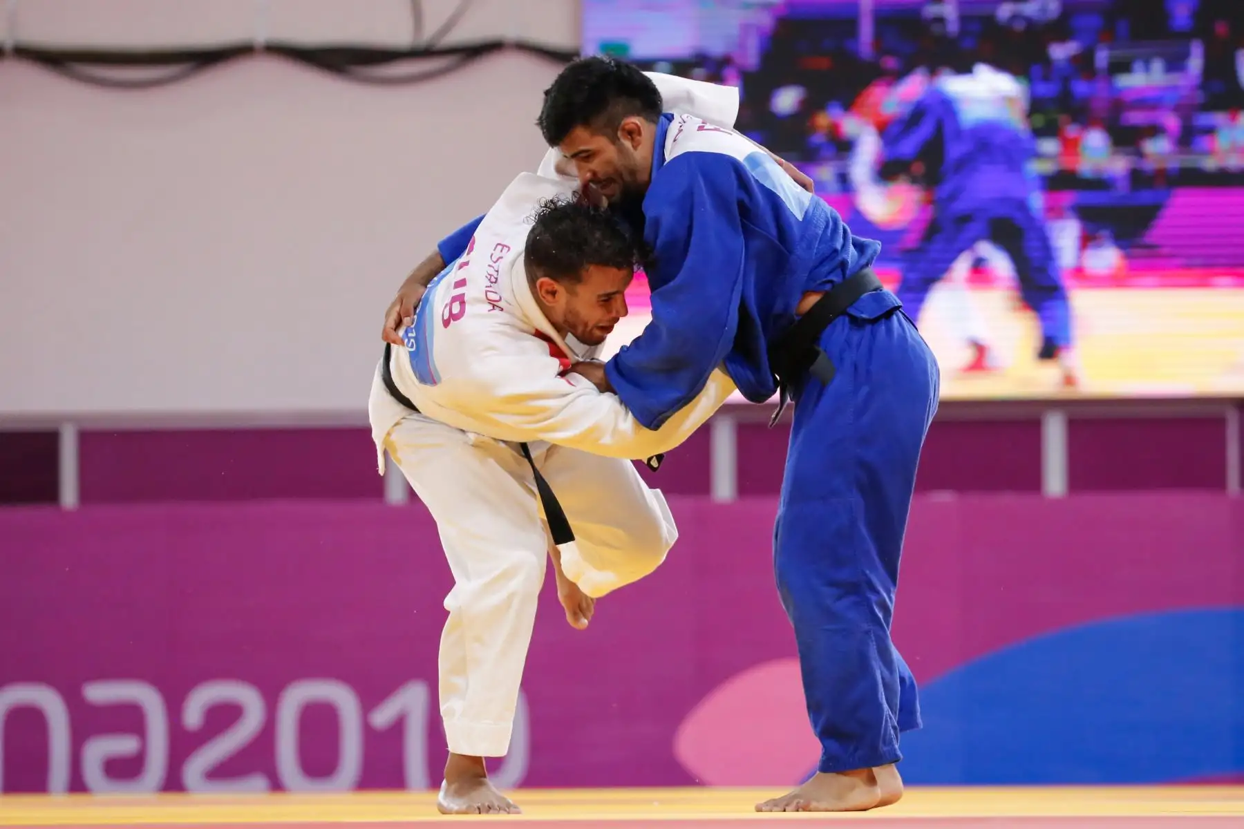 El peruano Alonso Wong celebra después de derrotar al mexicano Eduardo Araujo en los Juegos Panamericanos de Lima 2019 Judo Masculino -73 kg Semifinal Foto:ANDINA/Lima 2019