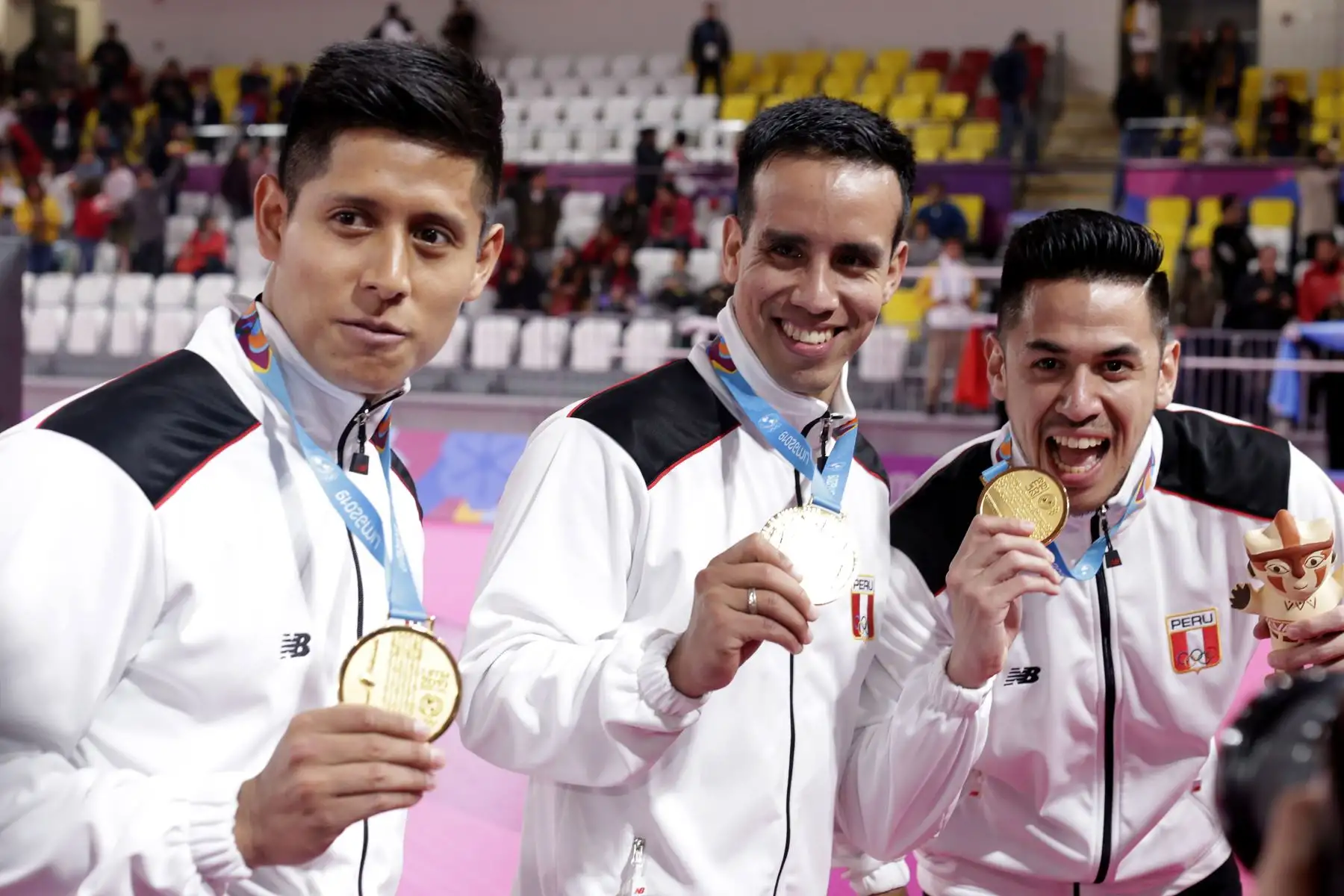 El equipo peruano de kata masculino conformado por John Trebejo, Oliver Del Castillo y Carlos Lam, ganaron medalla de oro, la octava para el Perú en los Juegos Panamericanos.Foto:ANDINA/Lima 2019