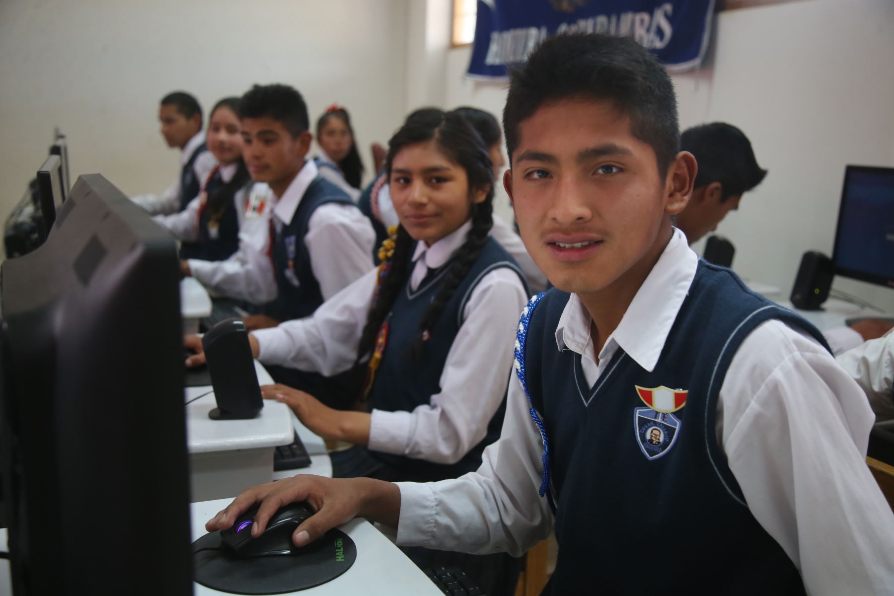 Los escolares de Áncash serán los principales beneficiarios del servicio de internet de alta velocidad que se implementará en esa región. ANDINA/Difusión