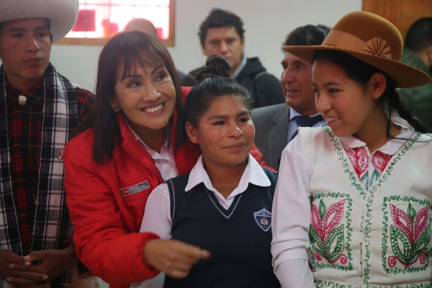 Presidente Martín Vizcarra y la ministra María Jara dieron inicio a  proyecto de Conectividad Digital , Internet de Alta Velocidad en Apurímac proyecto regional que permite llevar internet de alta velocidad a 143 mil apurimeños de 285 localidades.
Foto: MTC