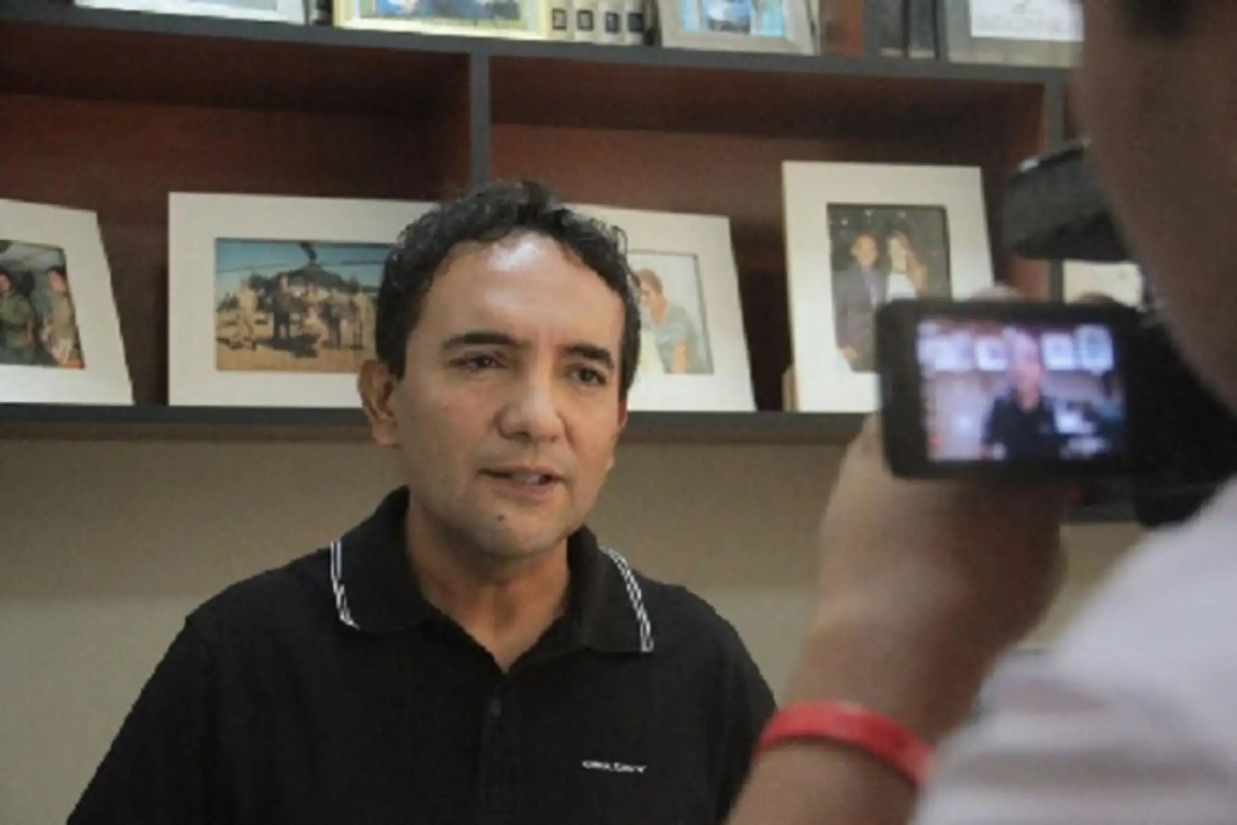 La Primera Sala de Apelaciones de la Corte Superior de Justicia del Santa, en la región Áncash, confirmó hoy la orden de prisión preventiva dictada contra el exalcalde del distrito de Nuevo Chimbote, Valentín Fernández Bazán, por presuntamente liderar una asociación ilícita con fines de lavado de activos.