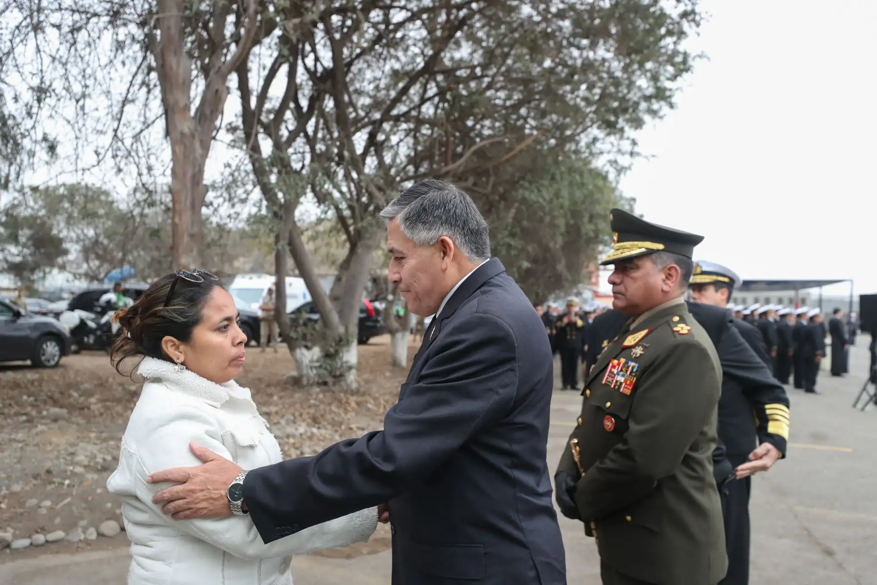 Ministro de Defensa, Jorge Moscoso despidió a marino fallecido en Africa.
Foto: MINDEF