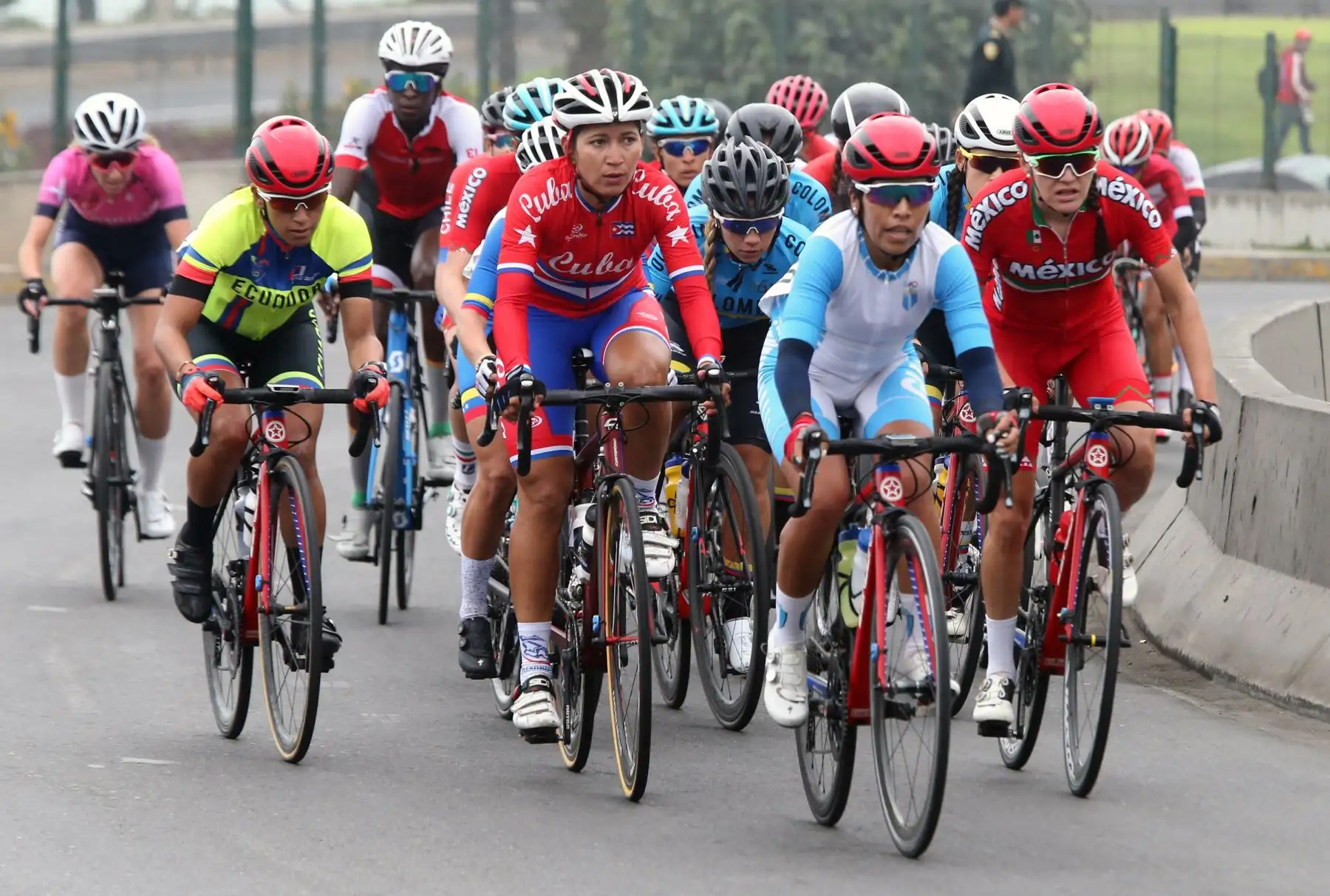 Lima 2019:  competencia de ciclismo en la costa verde final  Foto: ANDINA/Norman Córdova