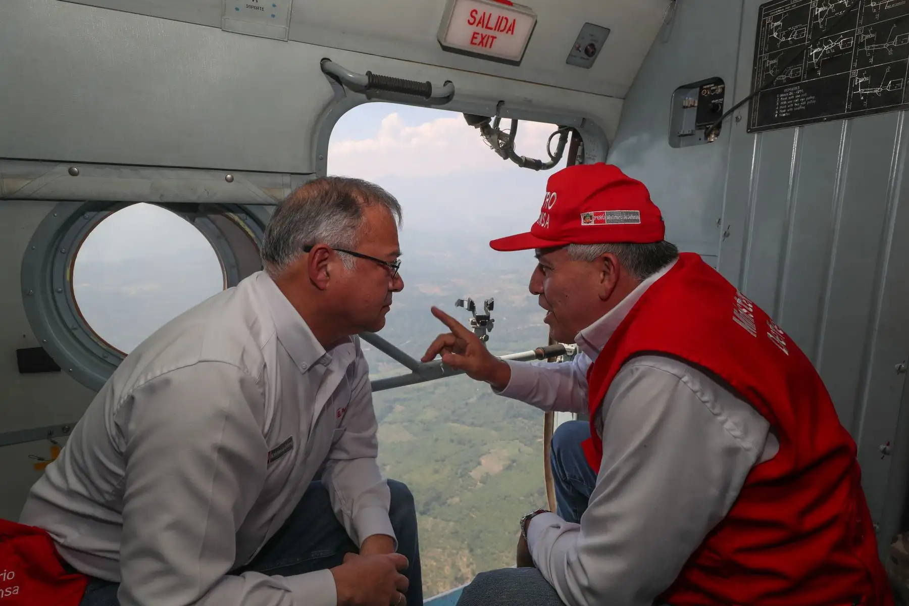 Ministro de Defensa Jorge Moscoso rindió homenaje a suboficial caído en operativo en el Vraem y visito  a personal de la base militar de Pichari. Foto:ANDINA/MINDEF