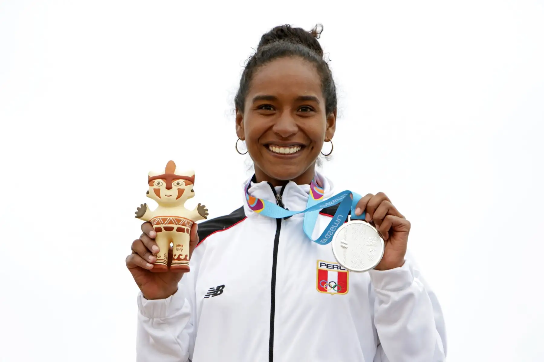 María Fernanda Reyes, medalla de plata en surf longboard. Foto:Lima 2019