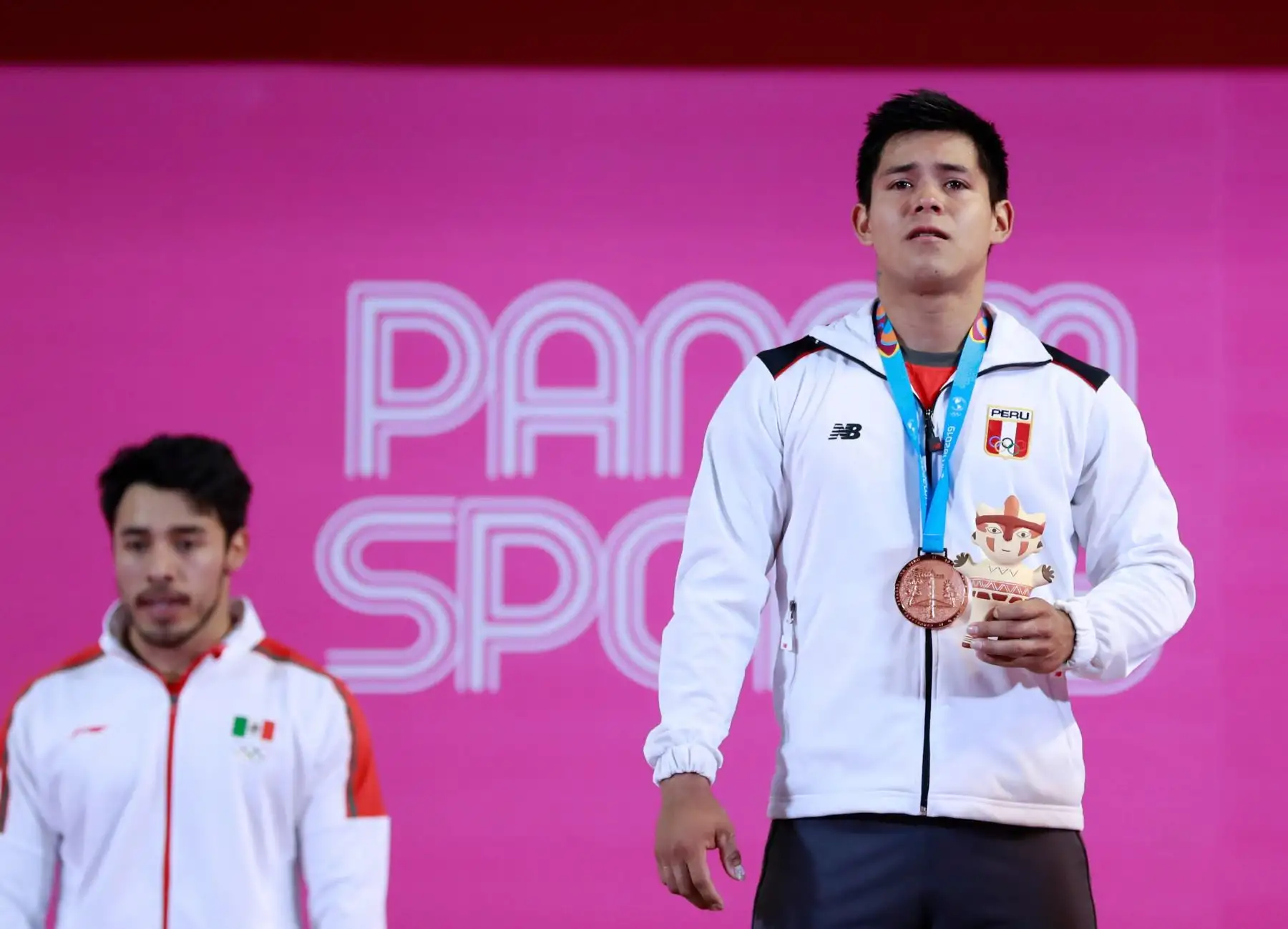 Luis David Bardalez, medalla de bronce en levantamiento de pesas. Foto:Lima 2019