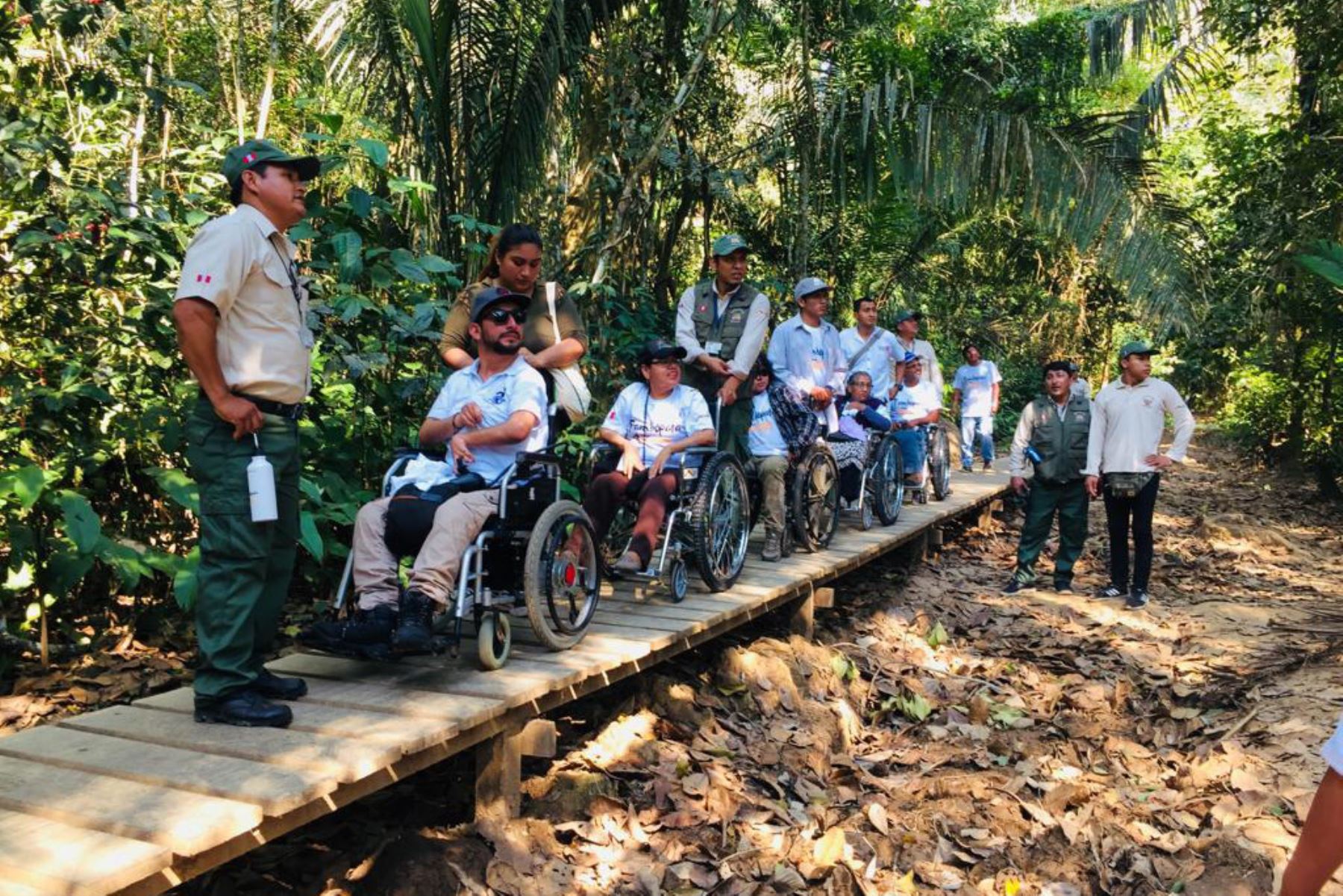 Como parte de la campaña Tambopata para todos, se implementó nuevo sendero de 2,800 metros para las personas con discapacidad.