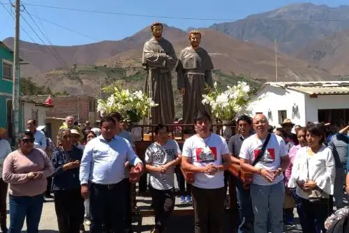 El pueblo de Pariacoto recordó el asesinato de los sacerdotes polacos Miguel Tomaszek y Zbigniew Strzalkowski, asesinados por Sendero Luminoso en 1991. Foto: ANDINA/Gonzalo Horna