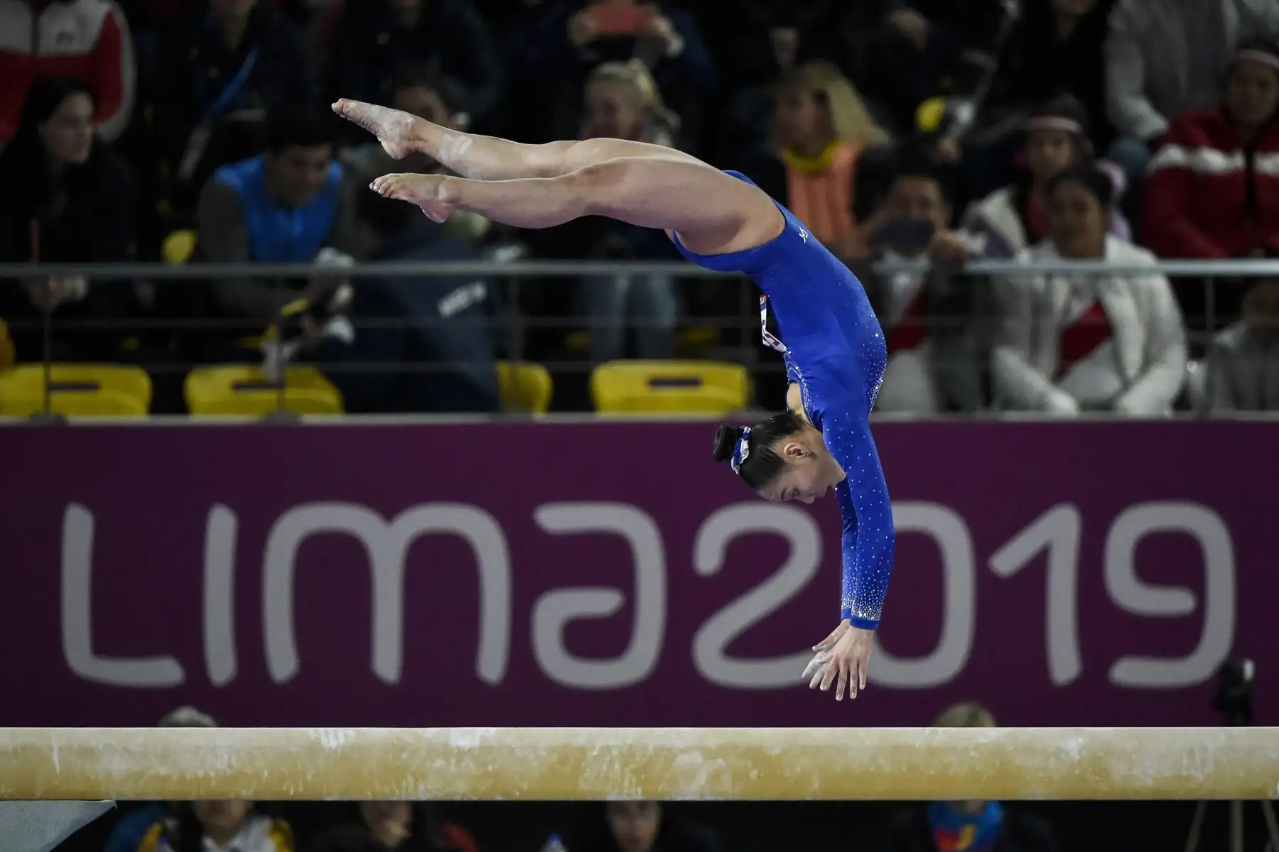 Kara Eaker de EE. UU. Compite en el Balance Beam durante el evento de Clasificación por Equipos Femenino de Lima 2019. AFP