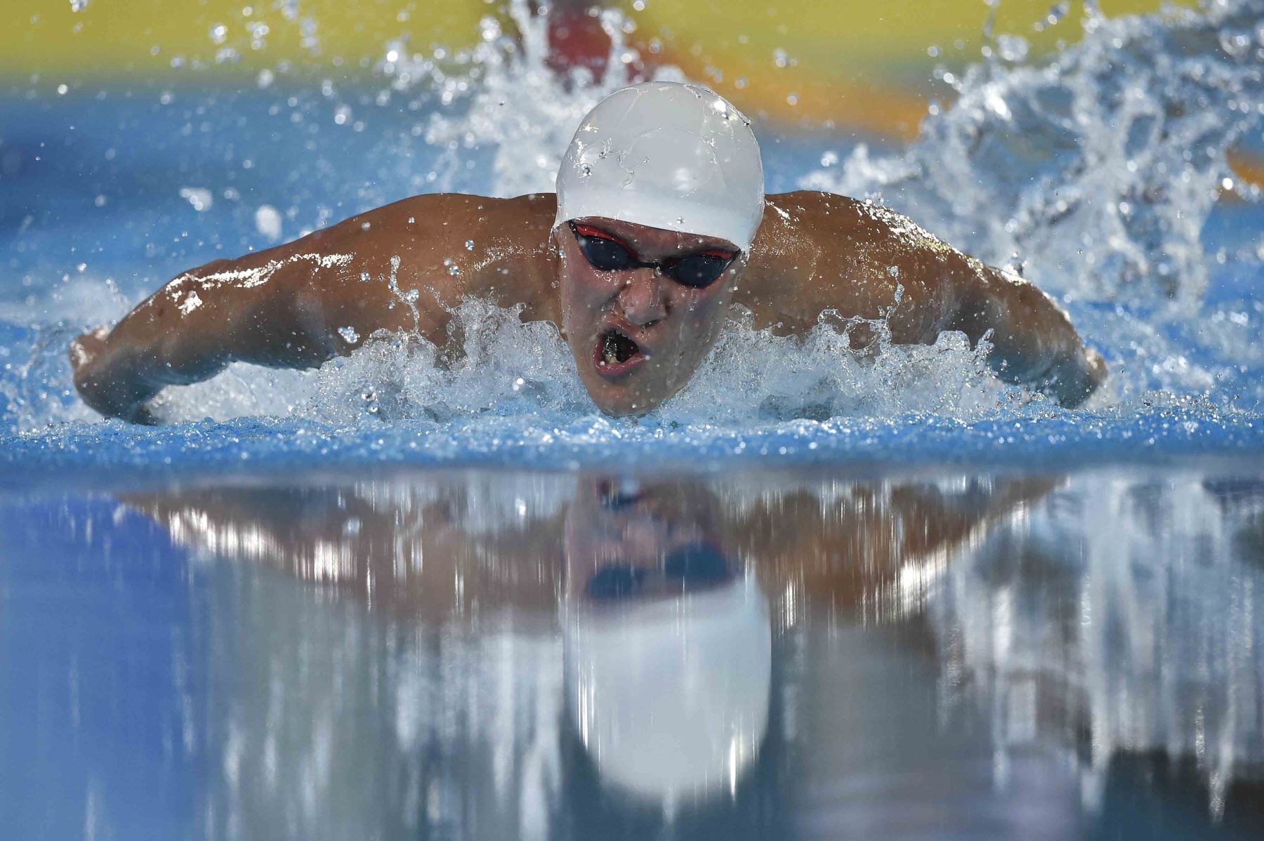 El brasileño Caio Rodrigues compite para ganar la medalla de plata en la Final A de Medley Individual de 200 m de natación masculina durante los Juegos Panamericanos de Lima 2019. AFP