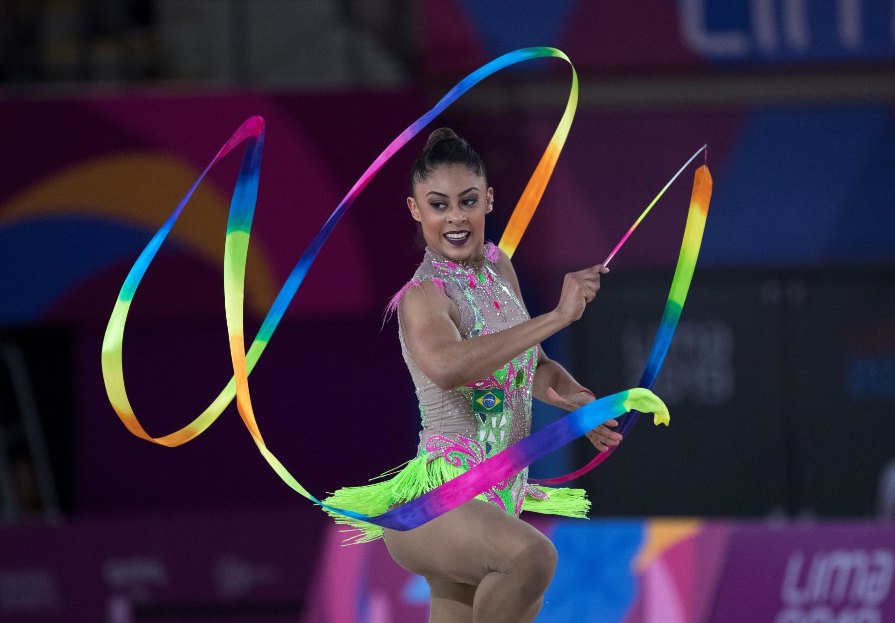 Bárbara Domingos de Brasil compite en gimnasia rÌtmica en los Juegos Panamericanos Lima 2019. EFE