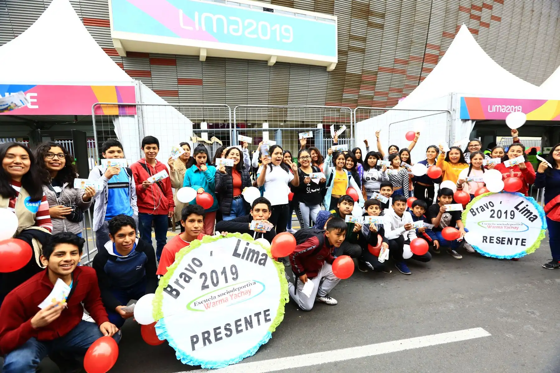 Niños de Huachipa asisten a la Clausura de los Juegos Panamericanos gracias a las entradas Solidarias de Lima 2019