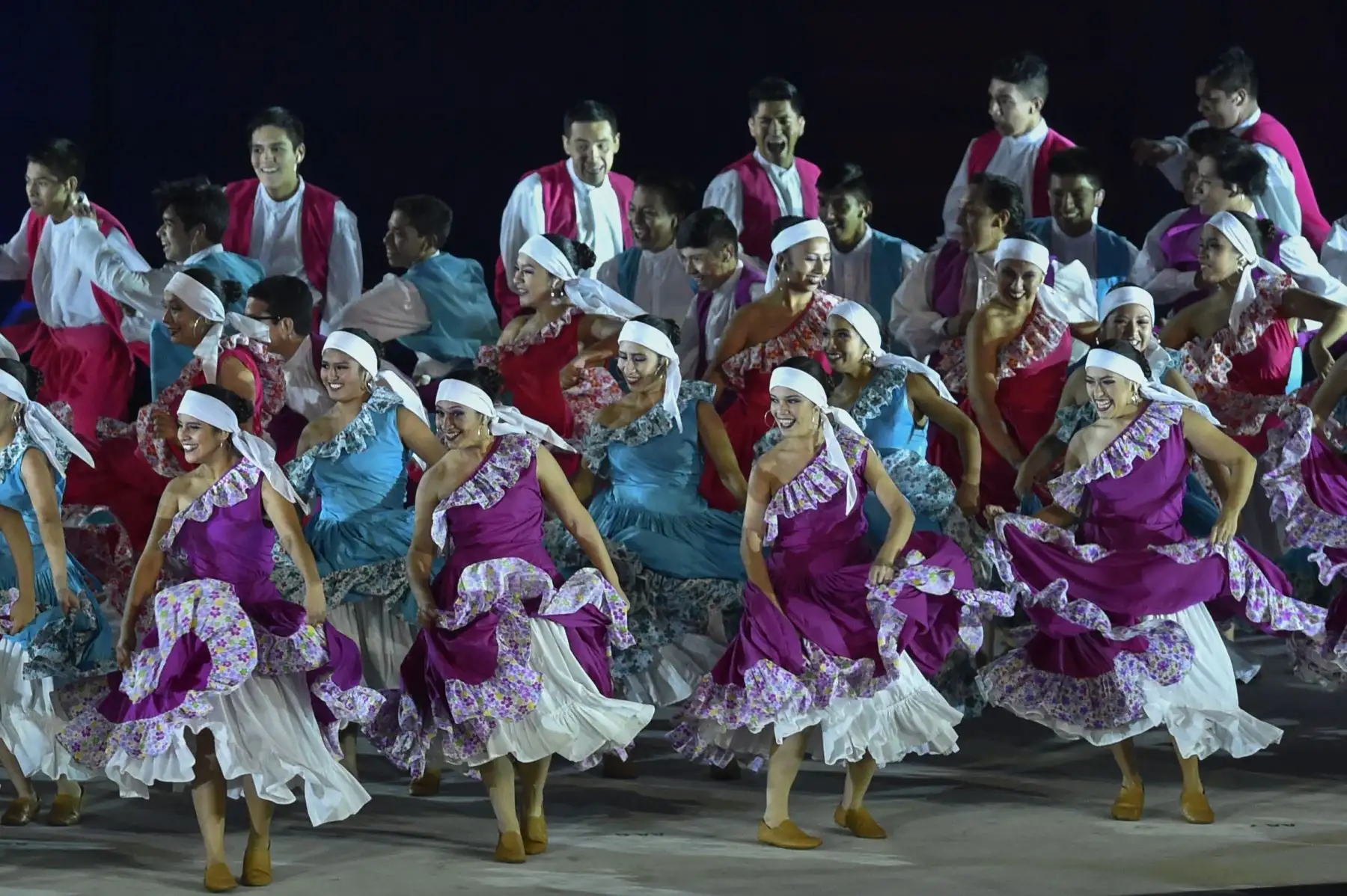 Los artistas representan escenas y artefactos de las culturas antiguas del Perú durante la ceremonia de clausura de los Juegos Panamericanos de Lima 2019 en Lima el 11 de agosto de 2019.AFP