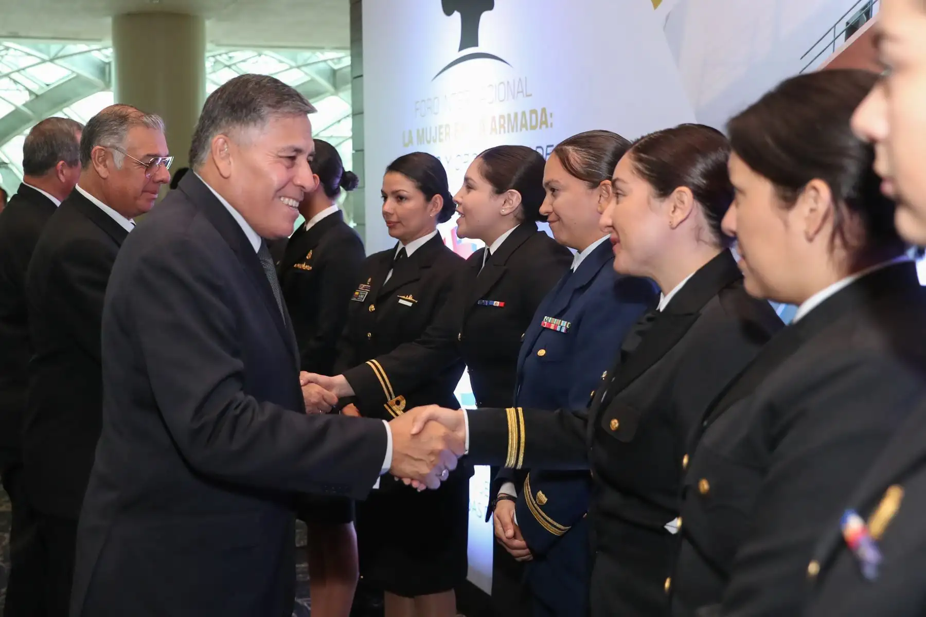 Ministro de Defensa Jorge Moscoso inauguró el Foro Internacional: La Mujer en la Armada. Foto: ANDINA/MINDEF