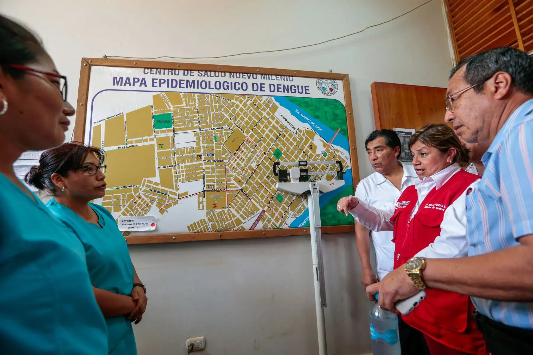 Ministra de Salud, Zulema Tomás anuncia la construcción de dos nuevos hospitales en Madre de Dios. Así mismo visitó centros de salud para conocer las necesidades de cada establecimiento. 
Foto: MINSA