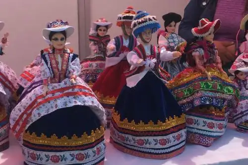 Artesanos de la región Arequipa lucen su variada producción en la Feria Artesanal Fundo El Fierro, organizada con motivo del aniversario de la Ciudad Blanca. Foto: ANDINA/Rocío Méndez