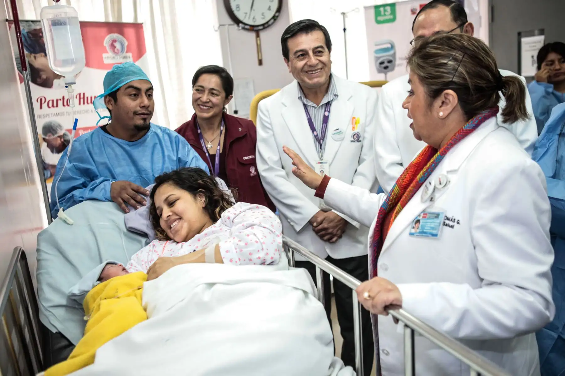 La ministra de Salud Zulema Tomás, recorre la maternidad de Lima para conocer experiencias de buen trato con motivo del Dia Nacional de la Salud y el Buen Trato al Paciente; como parte del énfasis en el trabajo que se realiza en los establecimientos de salud Lima y regiones. Foto: ANDINA/ Miguel Mejía
