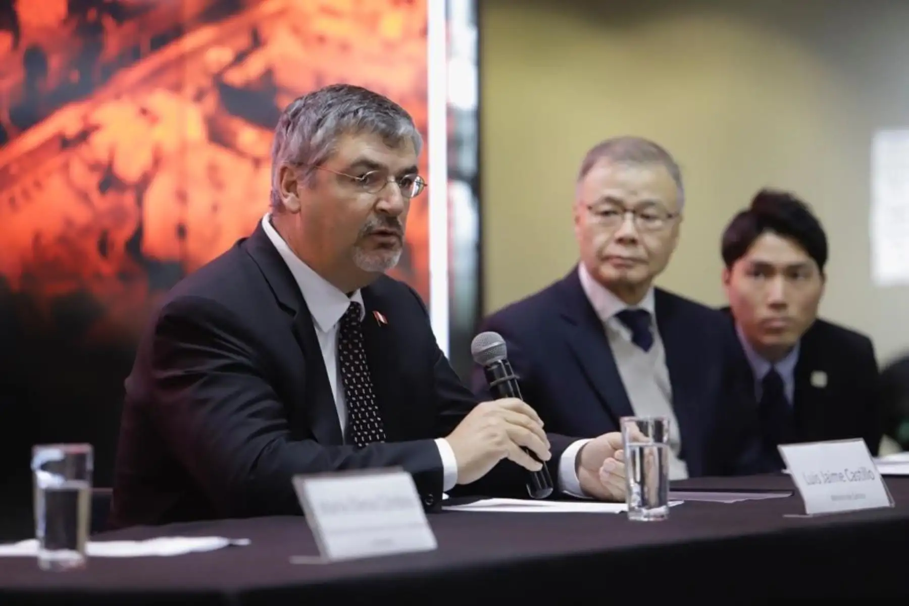 Ministro de Cultura, Luis Jaime Castillo, inauguró el sexto Congreso Nacional de Arqueología.