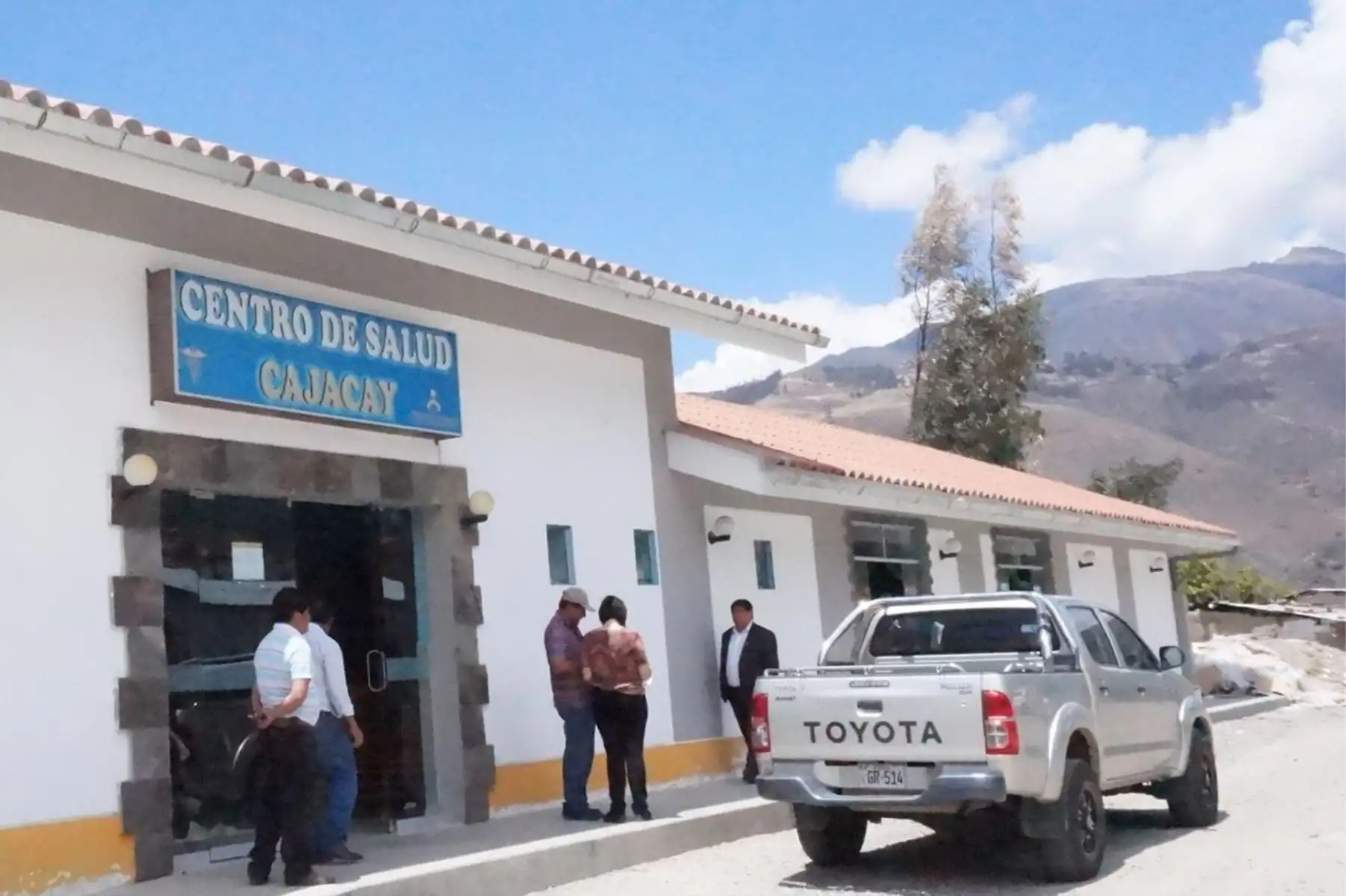 Al centro de salud de Cajacay, región Áncash, fue trasladada la septuagenaria herida por el sismo de magnitud 5.2 registrado esta mañana en la provincia de Aija. Foto: ANDINA/Gonzalo Horna