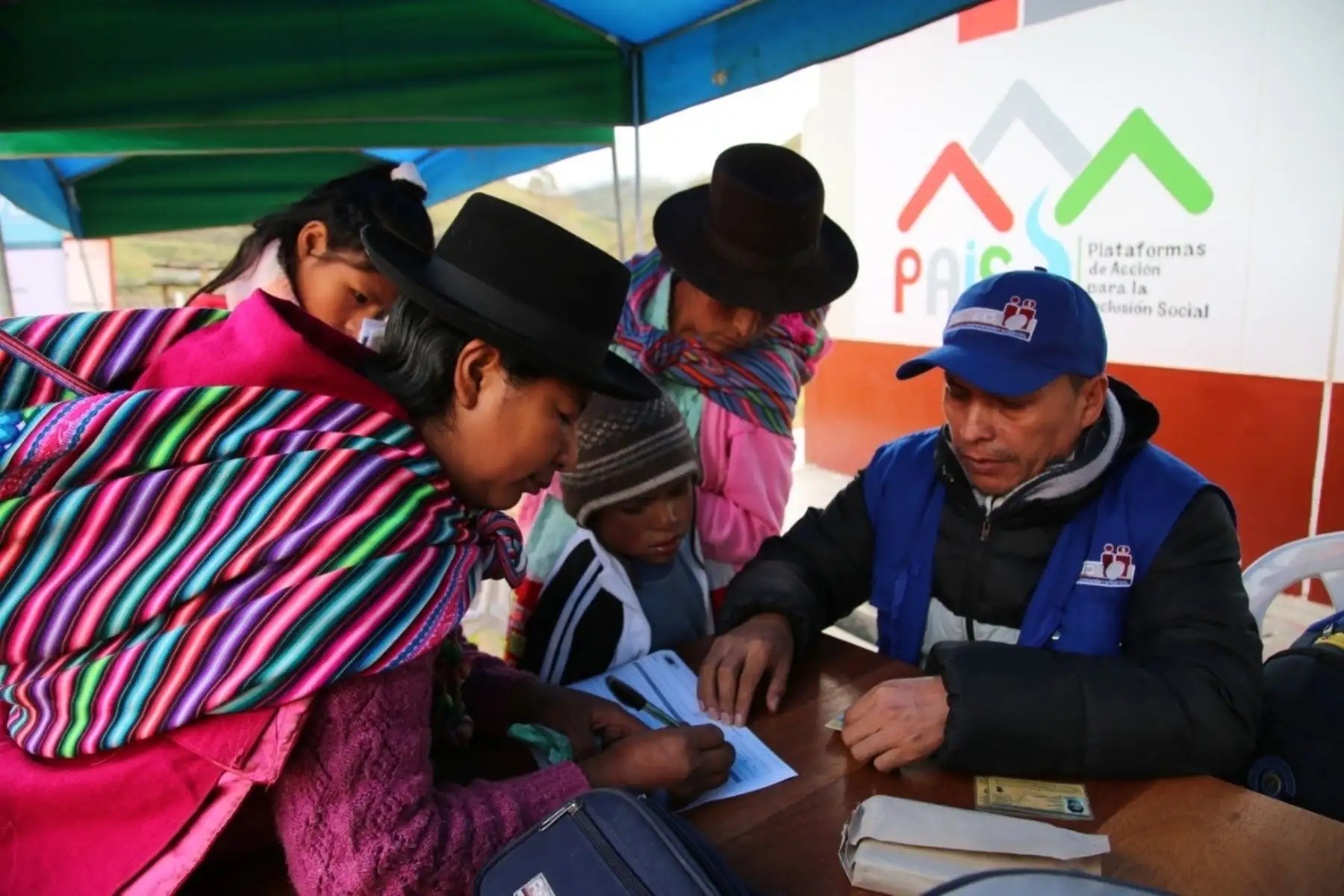 Pobladores de Ayacucho reciben atención integral en caravanas organizadas por el Midis. ANDINA/Difusión.