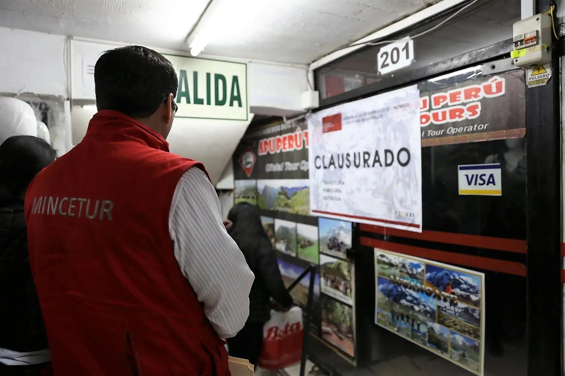 Mincetur lideró acciones de control y sanción contra agencias informales en el Cusco.