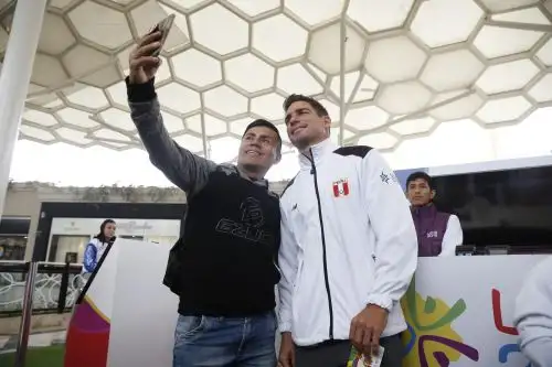 Benoit "Piccolo" Clemente, medalla panamericana de oro en surf, invitó a adquirir entradas para los próximos Juegos Parapanamericanos Lima 2019. Foto: ANDINA/Renato Pajuelo.
