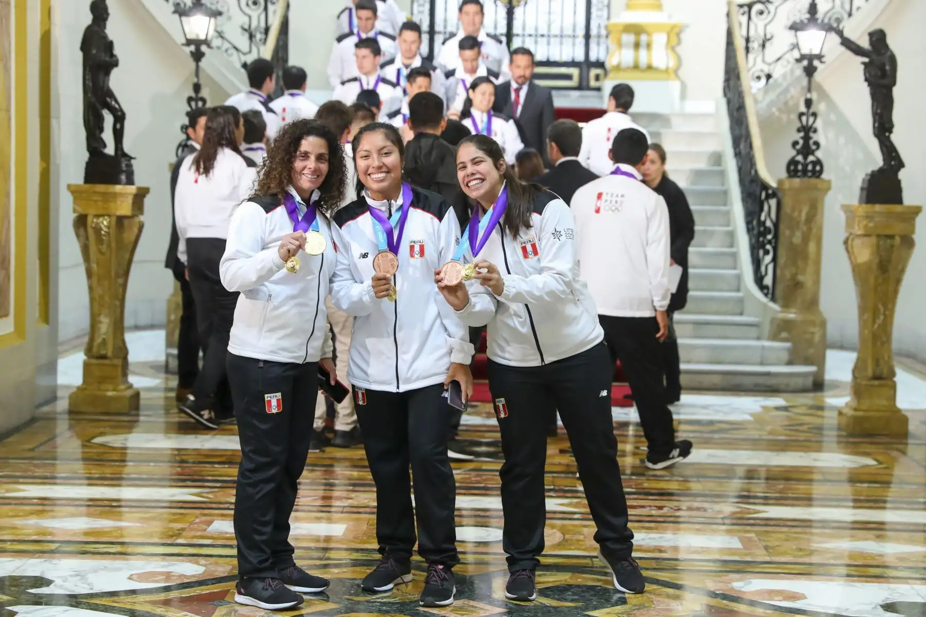 Deportistas nacionales que ganaron una medalla en los Juegos Panamericanos Lima 2019 en Palacio de Gobierno. Foto: ANDINA/Juan Pablo Azabache/ Prensa Presidencia
