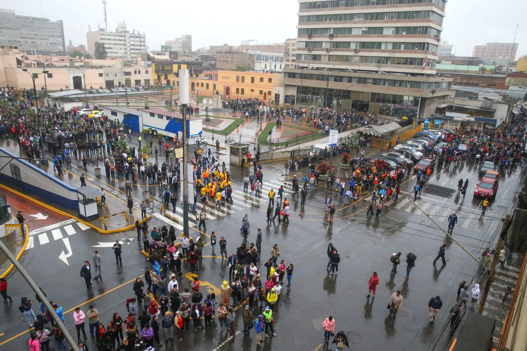 Mesa Redonda y otras zonas de alta afluencia de público en Lima serán prioridad en el simulacro de sismo. ANDINA/Vidal Tarqui