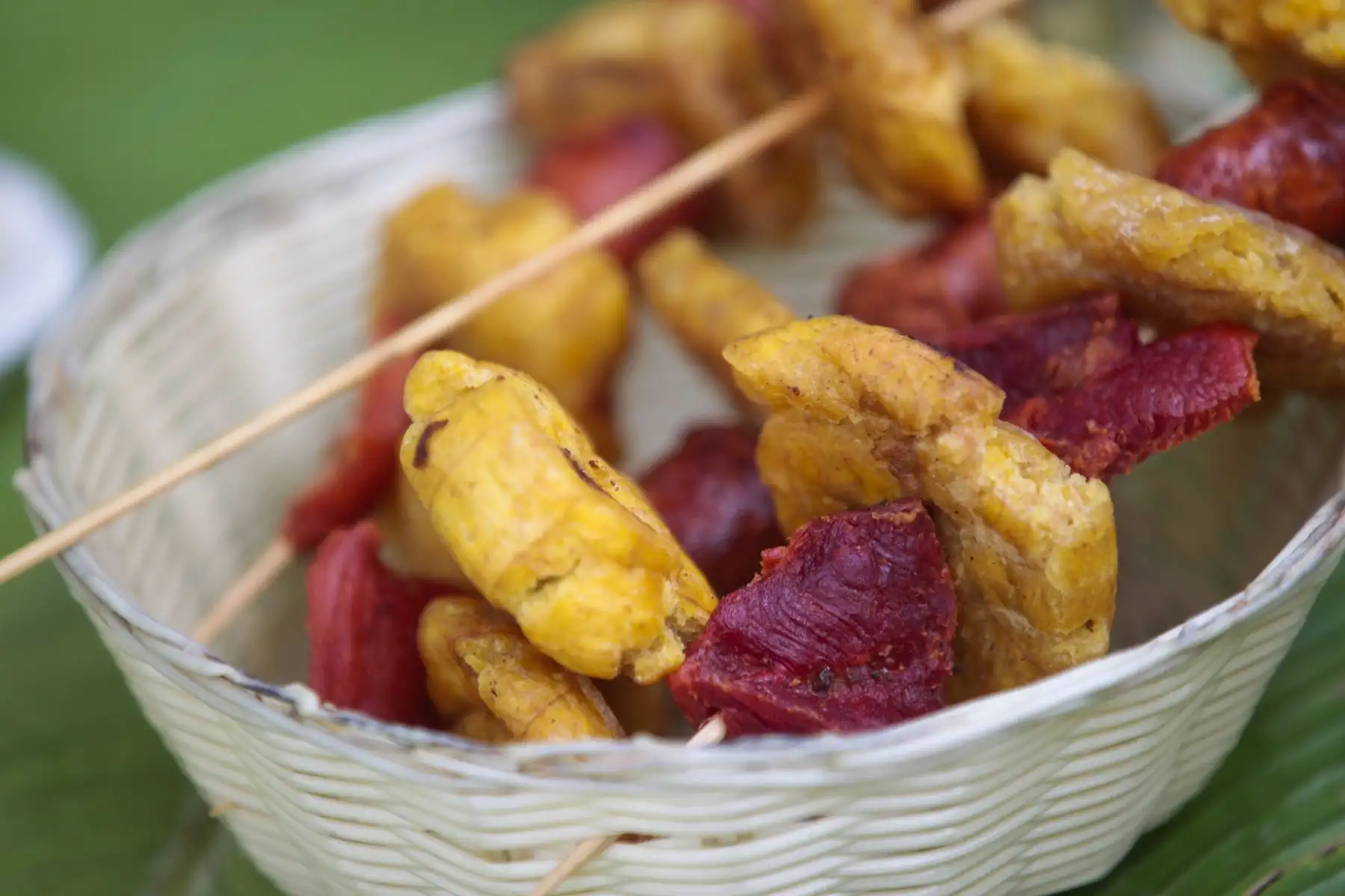 Ministerio de Salud presenta alternativas de desayunos de invierno preparados con cereales andinos y productos de la selva. Niños degustan desayuno de choclo, queso, pan, jugo de fruta y maca.
Foto: ANDINA/Miguel Mejía