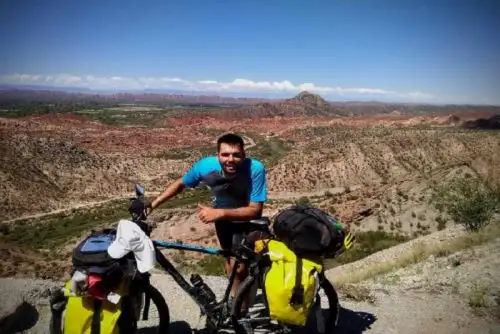 Mostrando un video y una fotografía, la Policía Nacional confirmó la ubicación del turista argentino Alexis William Aimar (27), quien estuvo reportado como desaparecido en la región del Cusco desde hace dos semanas, pero se encuentra sano y salvo.confirmó la ubicación del turista argentino Alexis William Aimar (27), quien estuvo reportado como desaparecido en la región del Cusco desde hace dos semanas, pero se encuentra sano y salvo.